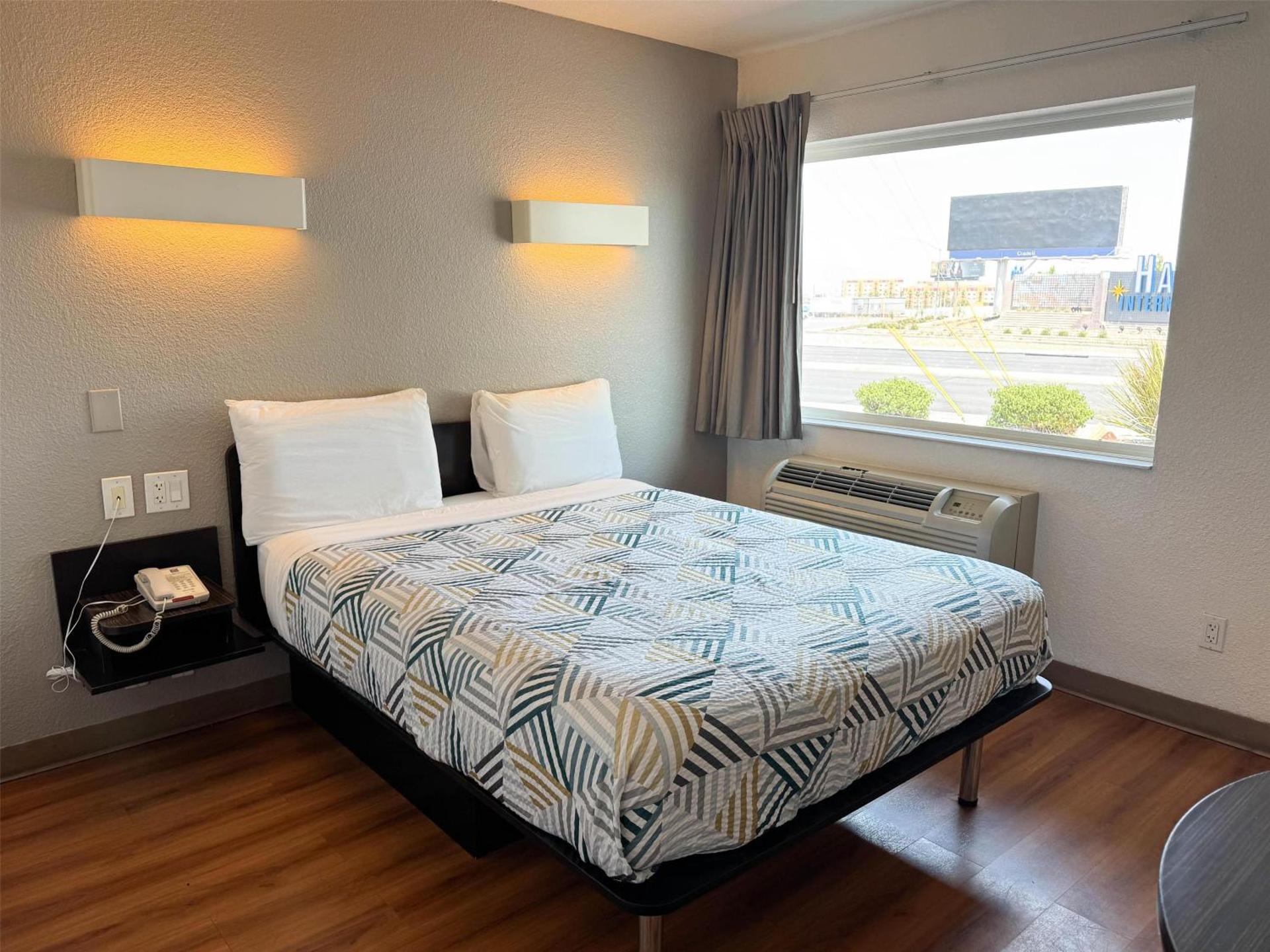 Studio 6 Suites Las Vegas, NV - Tropicana - Photo 43