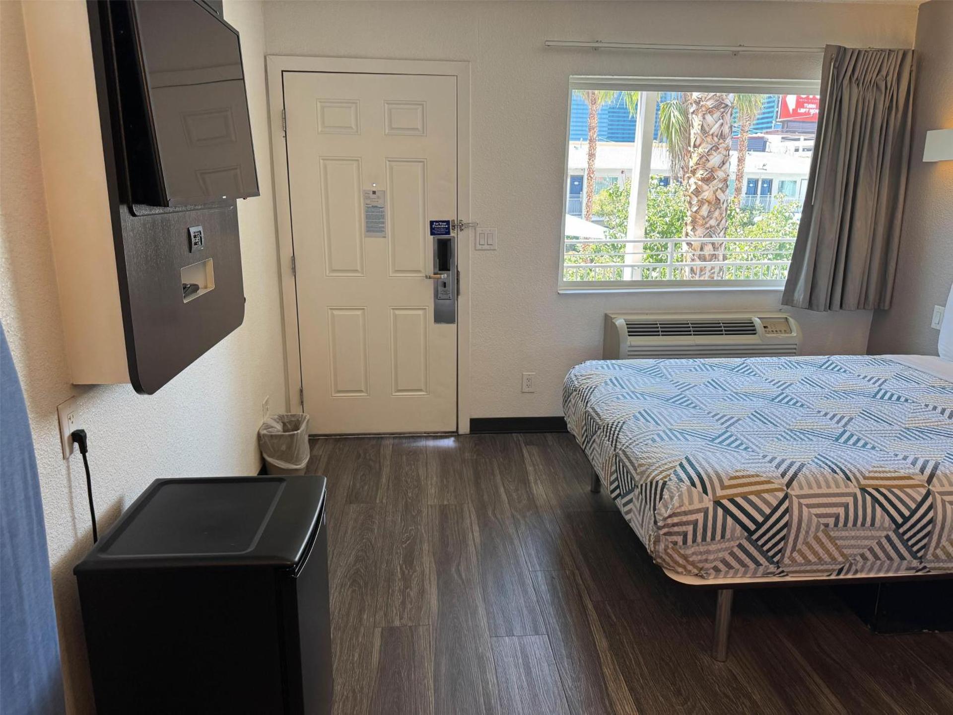 Studio 6 Suites Las Vegas, NV - Tropicana - Photo 62