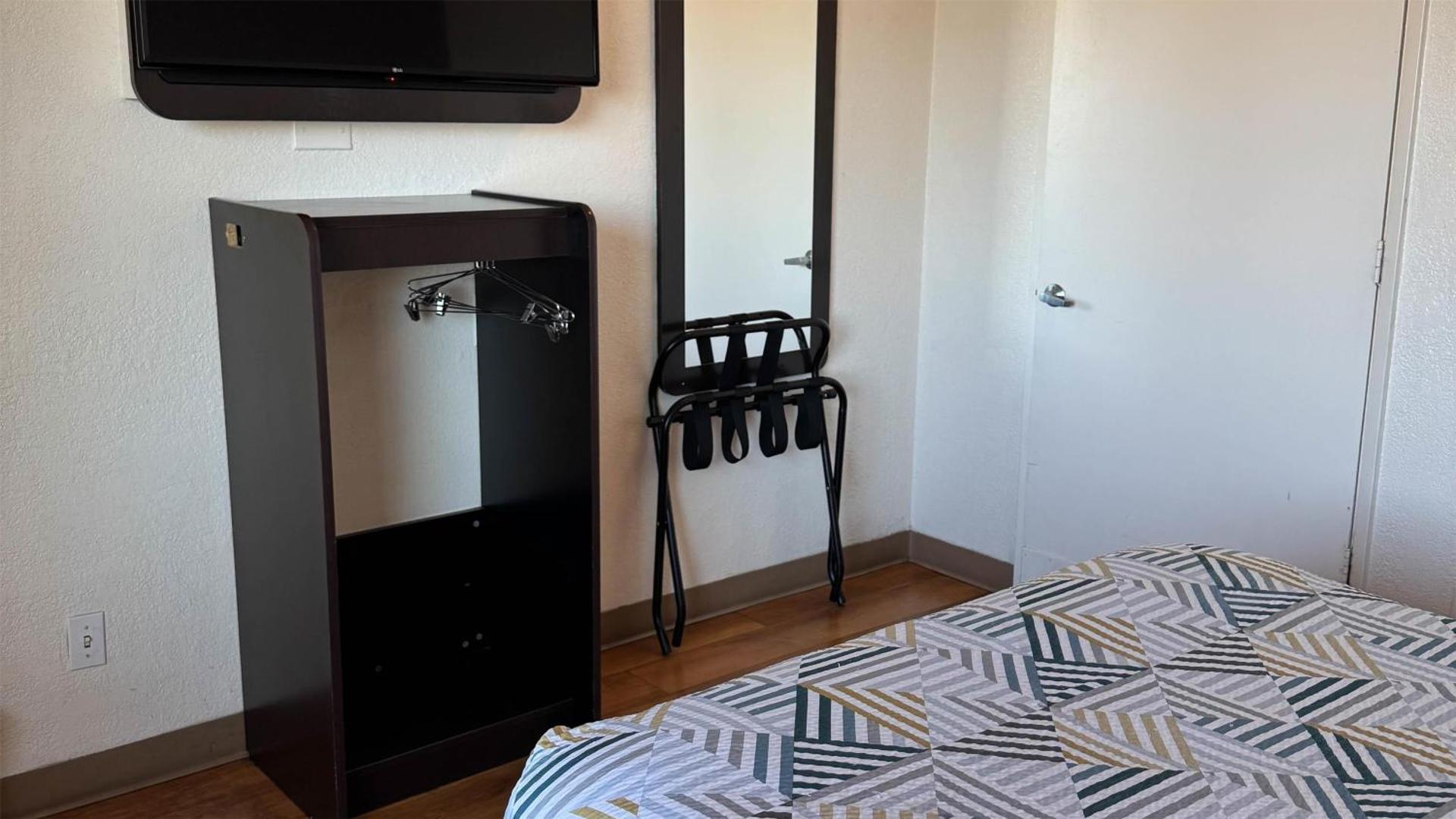 Studio 6 Suites Las Vegas, NV - Tropicana - Photo 52