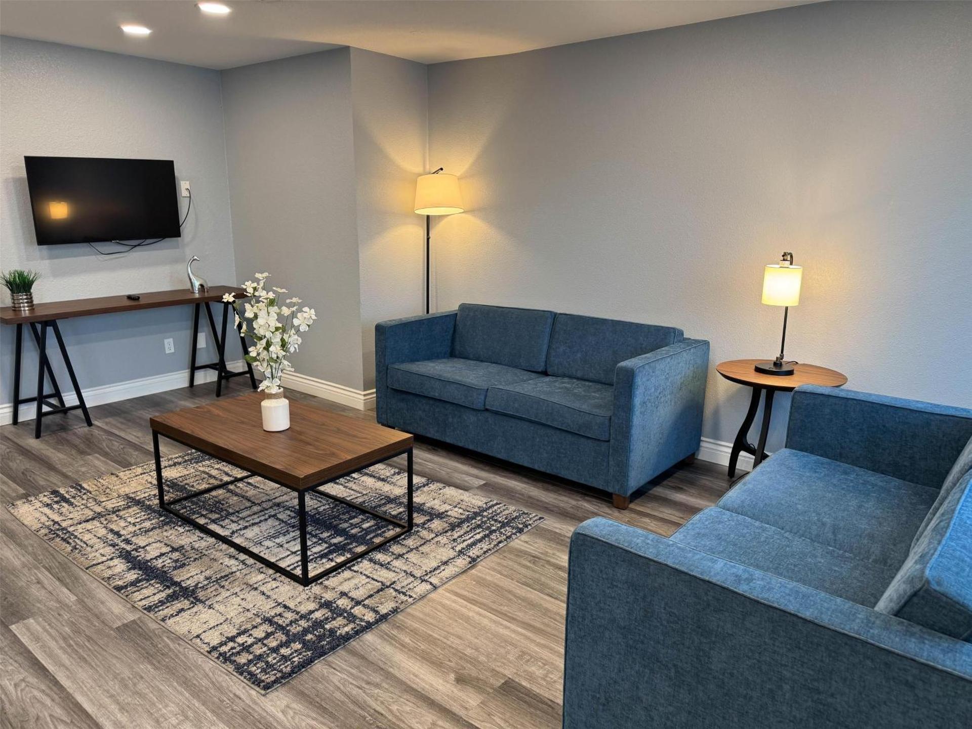 Studio 6 Suites Las Vegas, NV - Tropicana - Photo 2