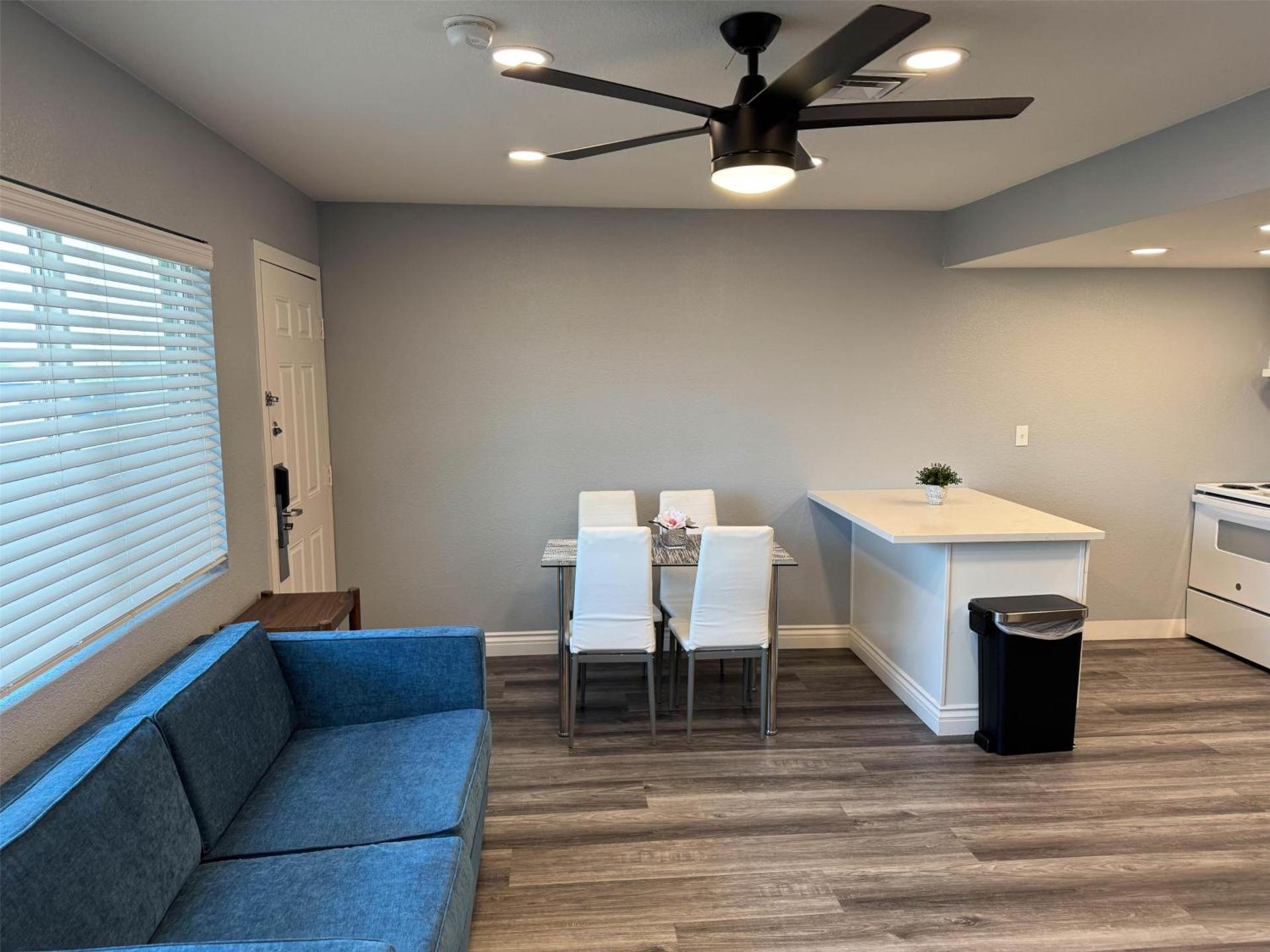 Studio 6 Suites Las Vegas, NV - Tropicana - Photo 32