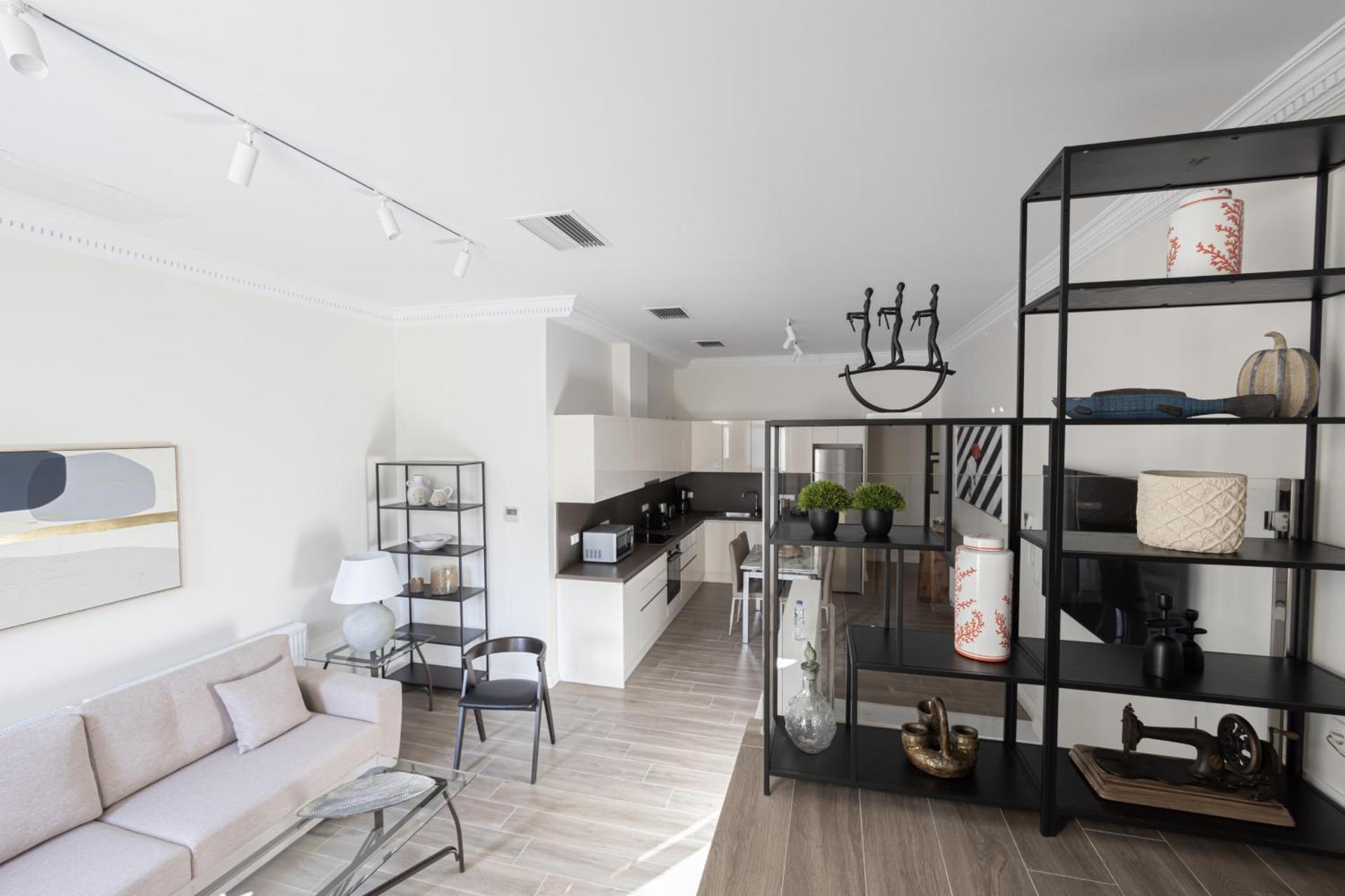 Historic Plaka's Deluxe Apartment - Photo 18