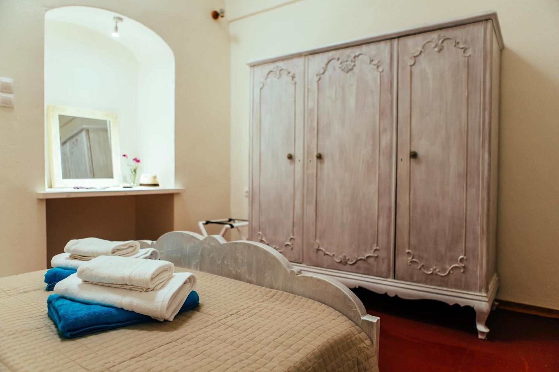 Day One Fira Mansion - Photo 33