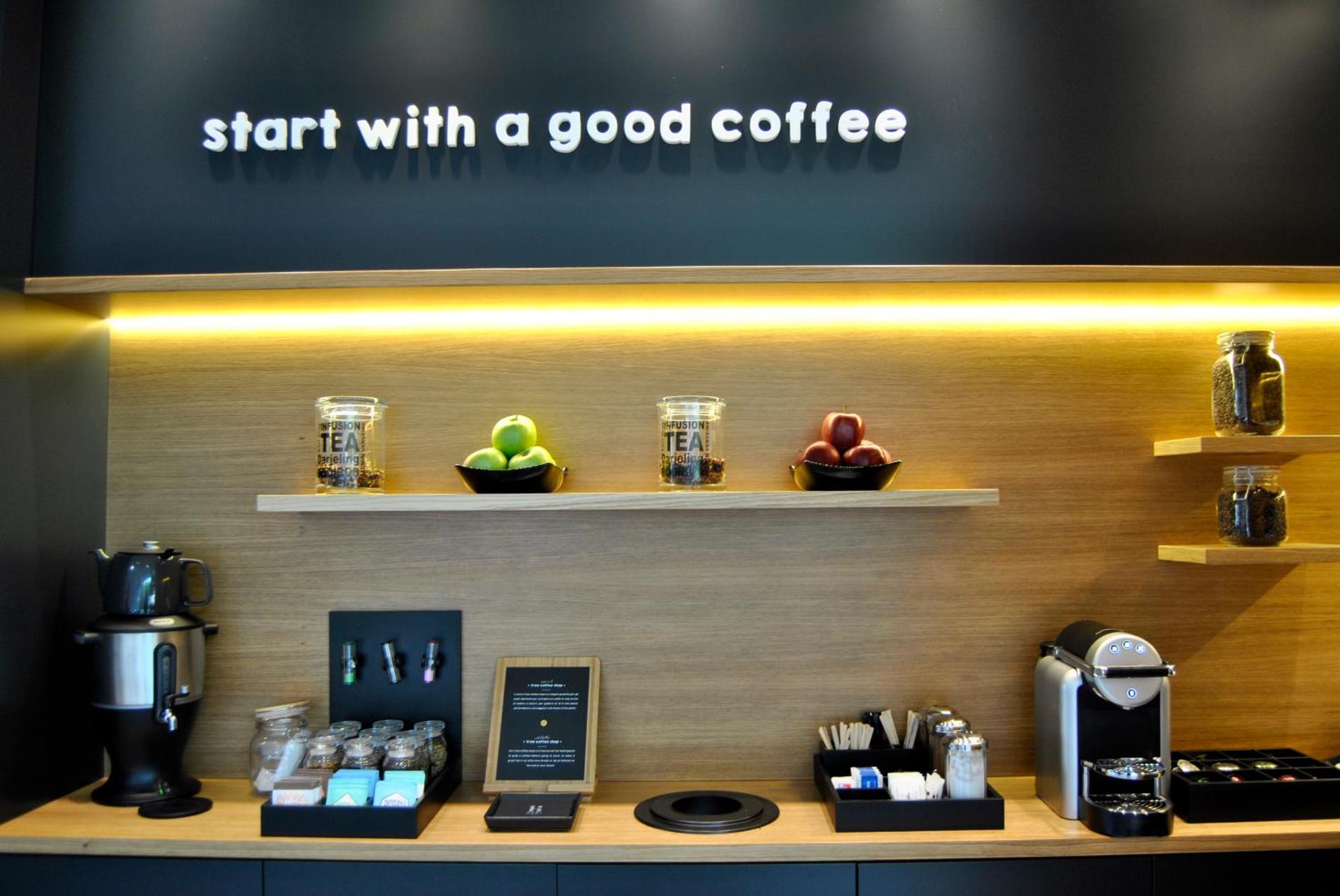 Hi Hotel Bari - Photo 11