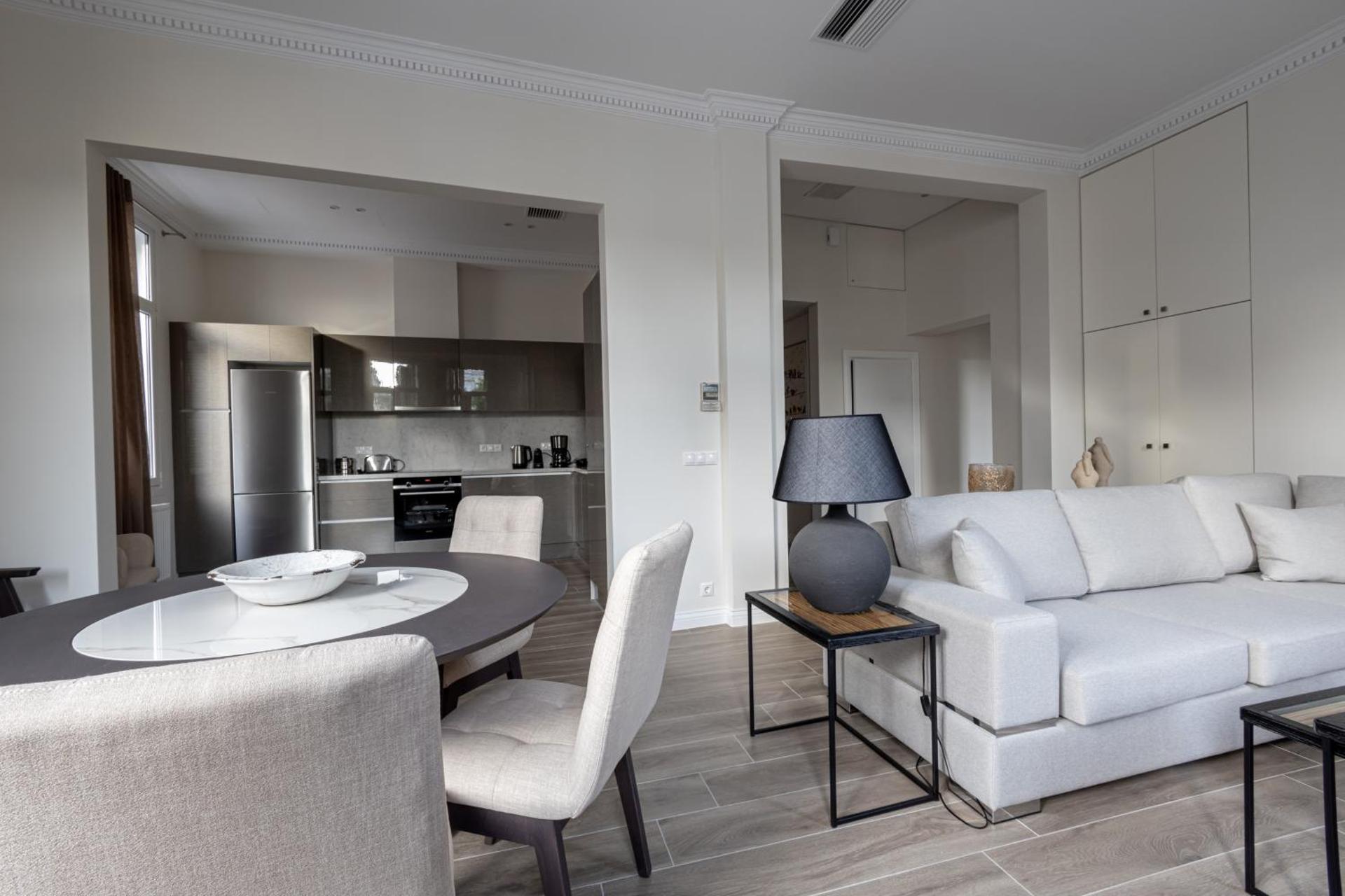 Historic Plaka's Deluxe Apartment - Photo 22