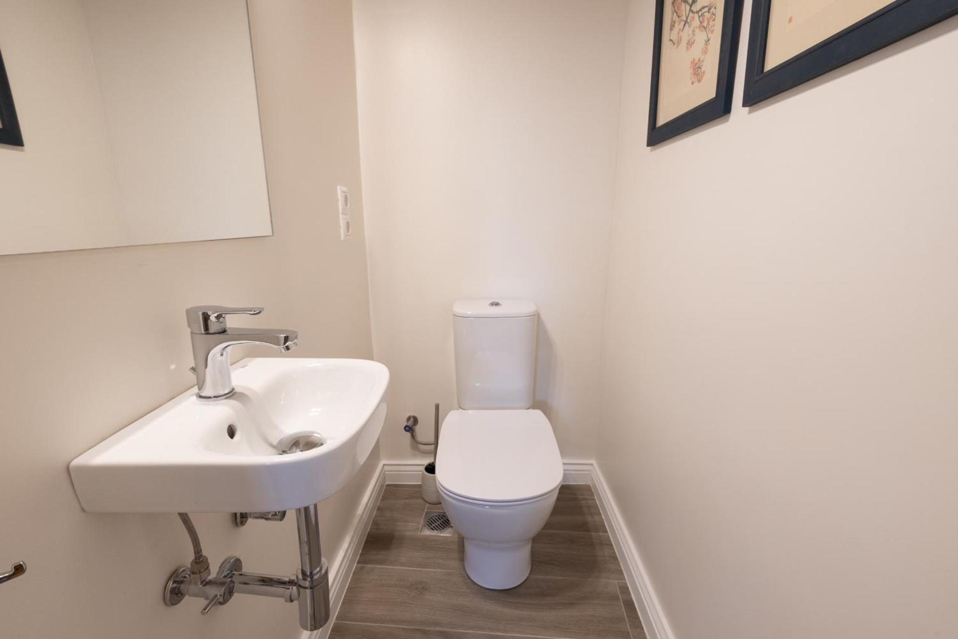 Historic Plaka's Deluxe Apartment - Photo 36