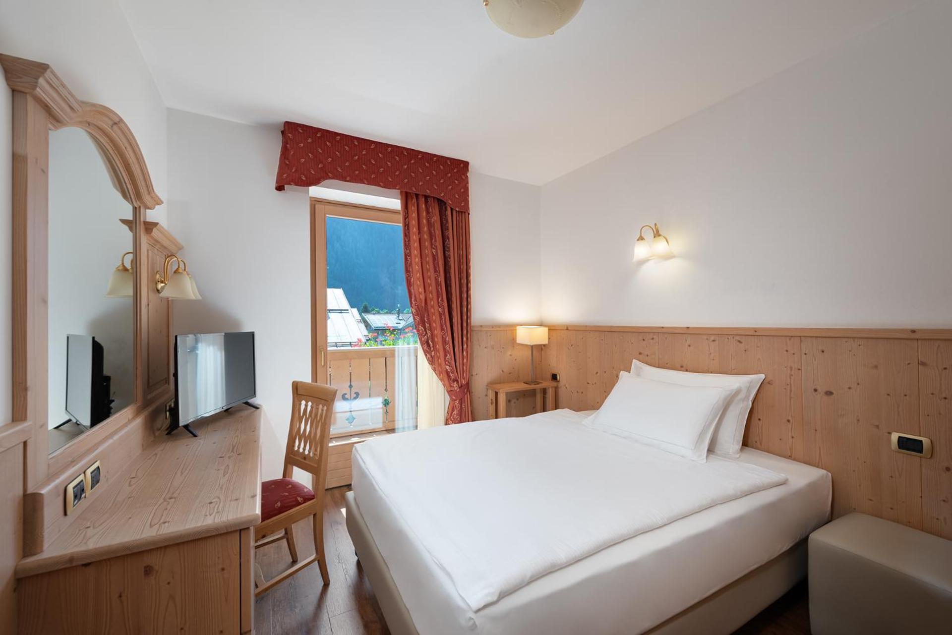 Beverly Alps Hotel & Spa - Photo 4