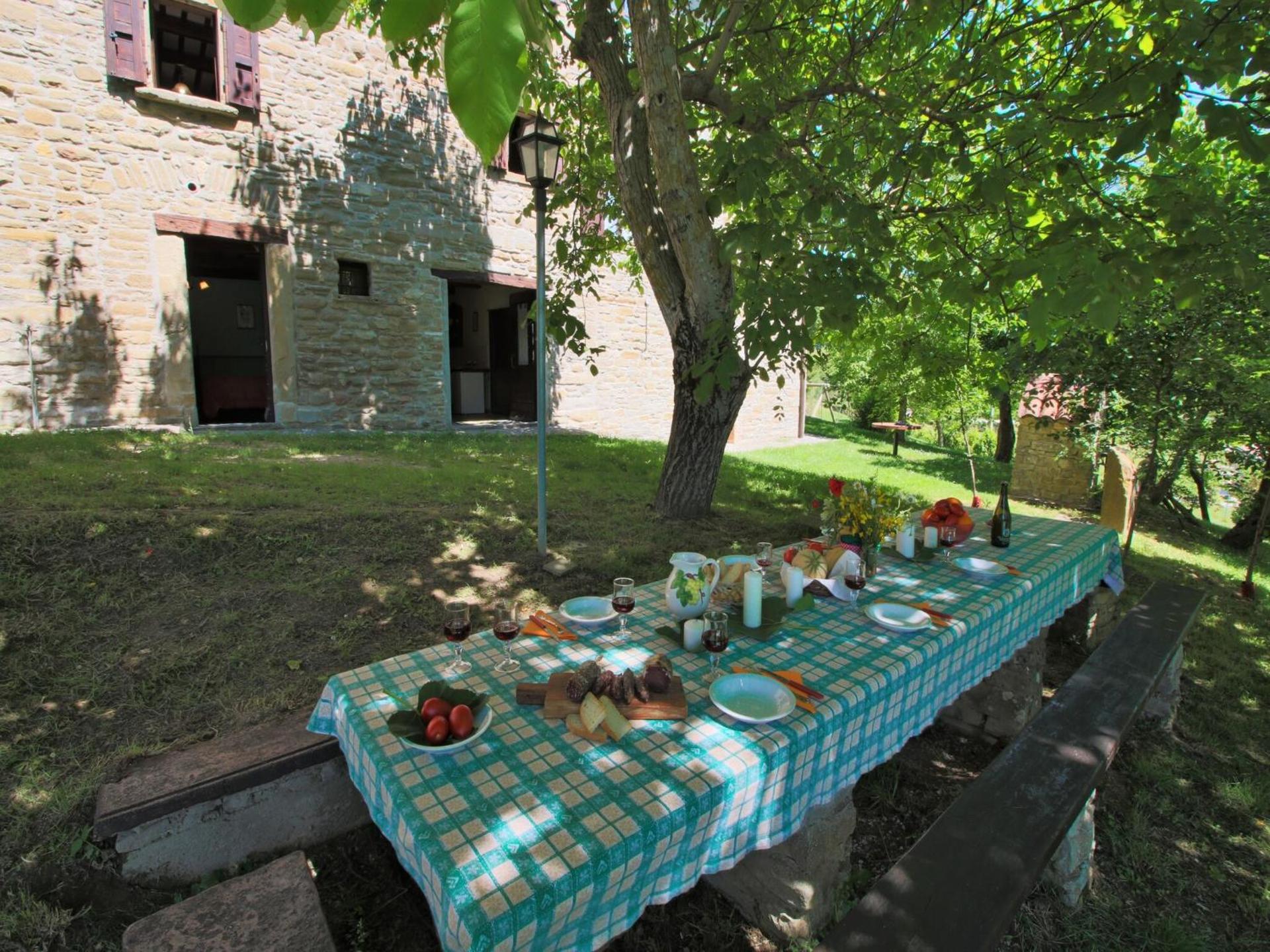 Farmhouse in Apecchio with Swimming Pool, Terrace, Garden - Photo 102