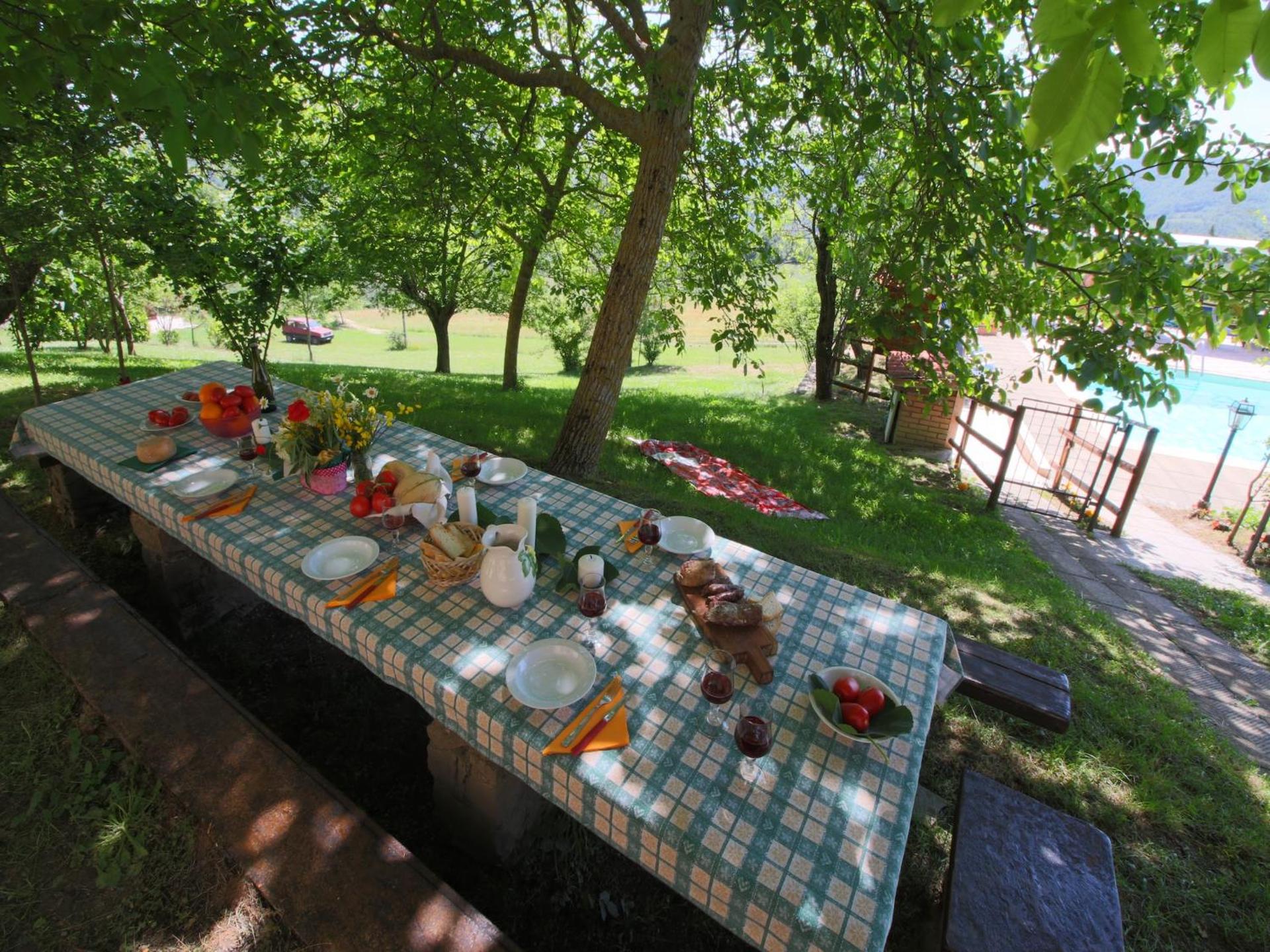 Farmhouse in Apecchio with Swimming Pool, Terrace, Garden - Photo 84