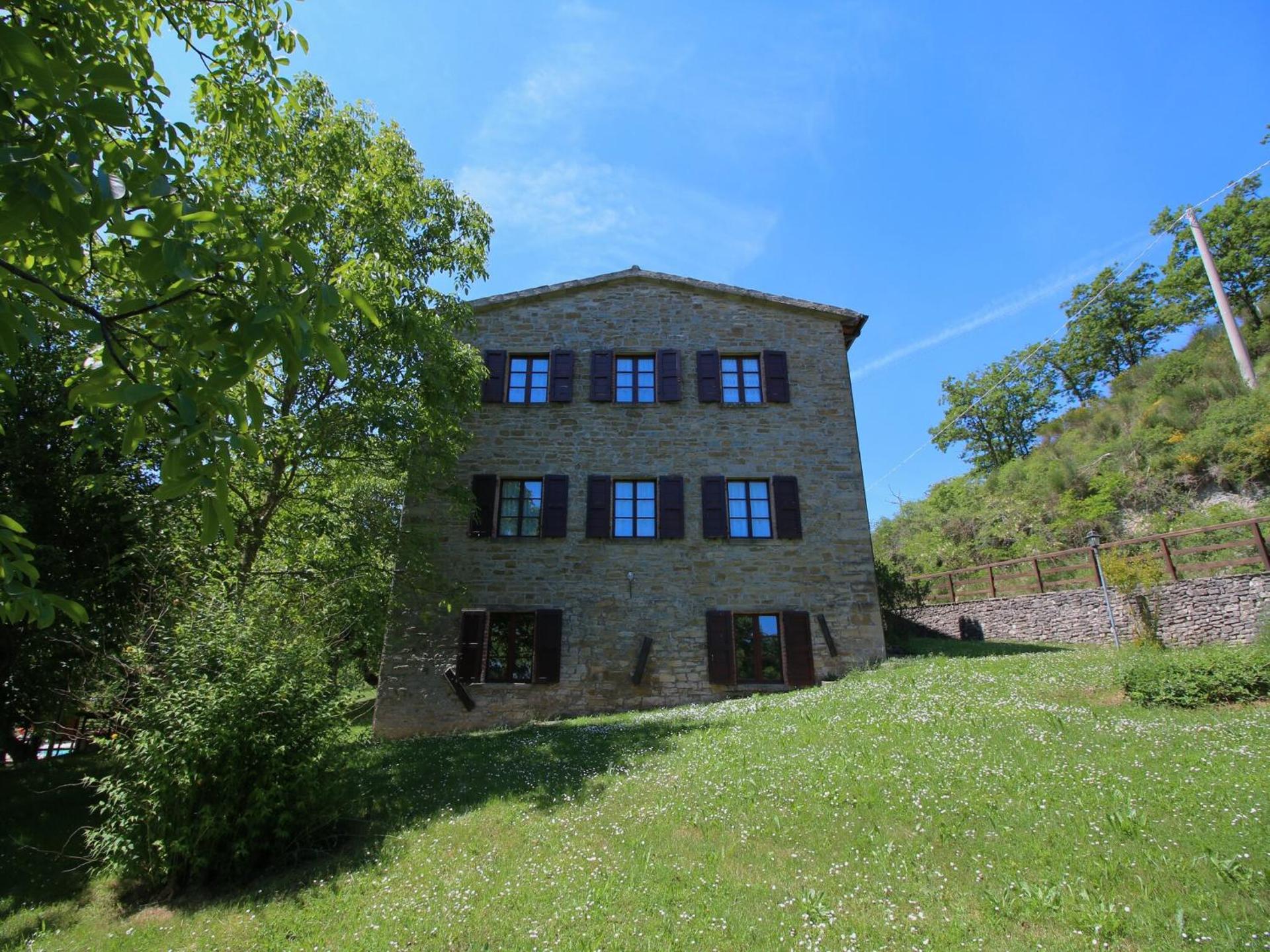 Farmhouse in Apecchio with Swimming Pool, Terrace, Garden - Photo 88