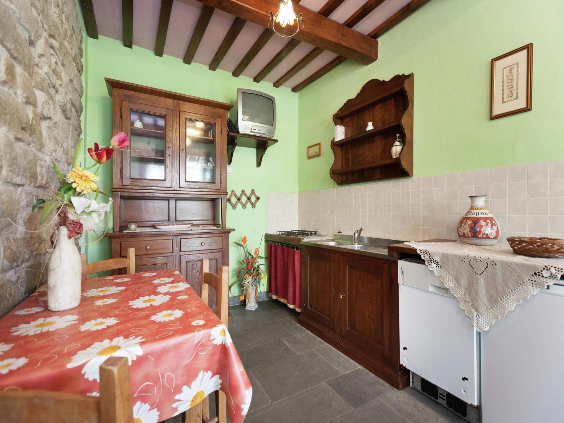 Farmhouse in Apecchio with Swimming Pool, Terrace, Garden - Photo 92