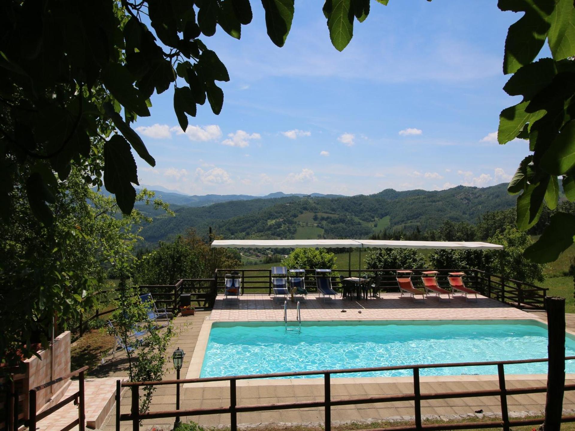 Farmhouse in Apecchio with Swimming Pool, Terrace, Garden - Photo 41