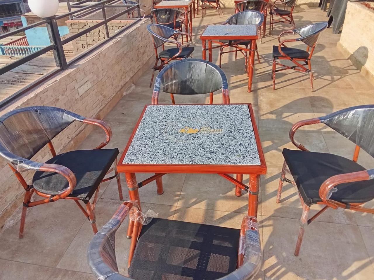 Red pyramids view hotels Foreiigners only - Full view - Photo 17