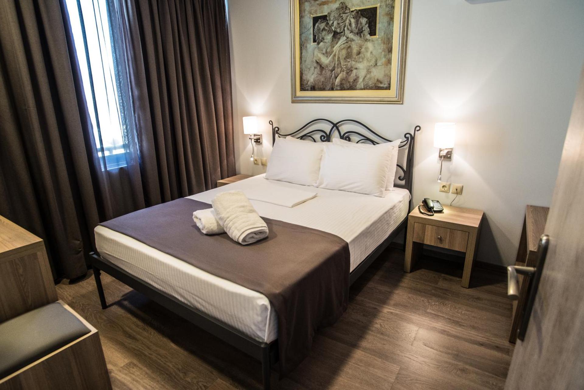 Argo Hotel Piraeus - Photo 85