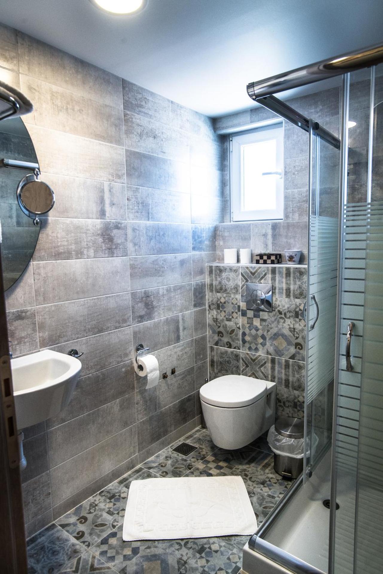 Argo Hotel Piraeus - Photo 79