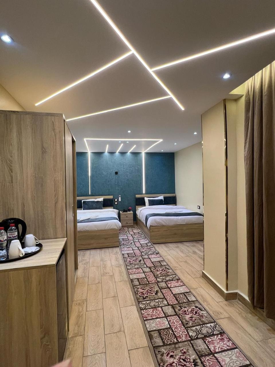 Red pyramids view hotels Foreiigners only - Full view - Photo 37