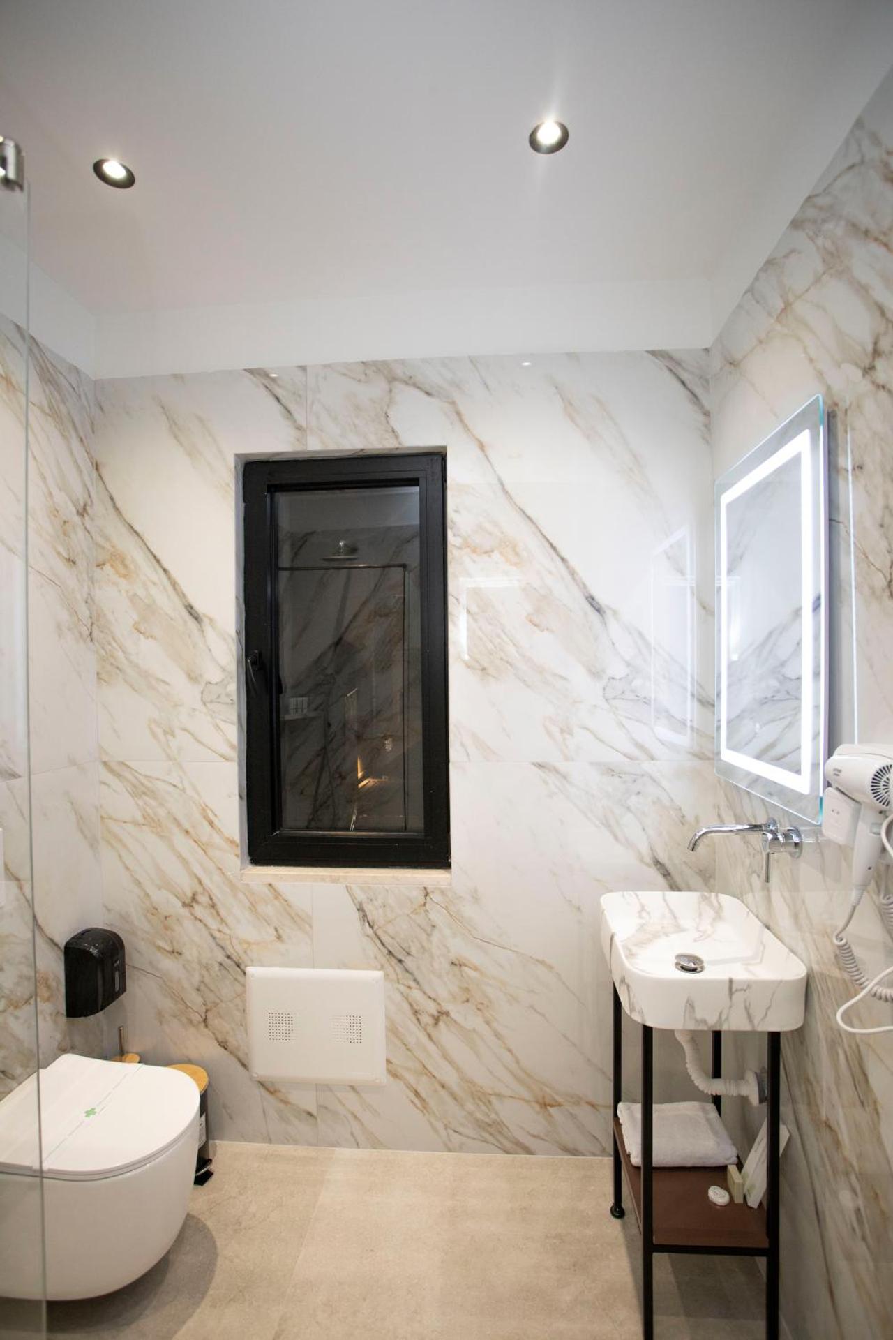 Villa Klaus Center Hotel - Photo 5