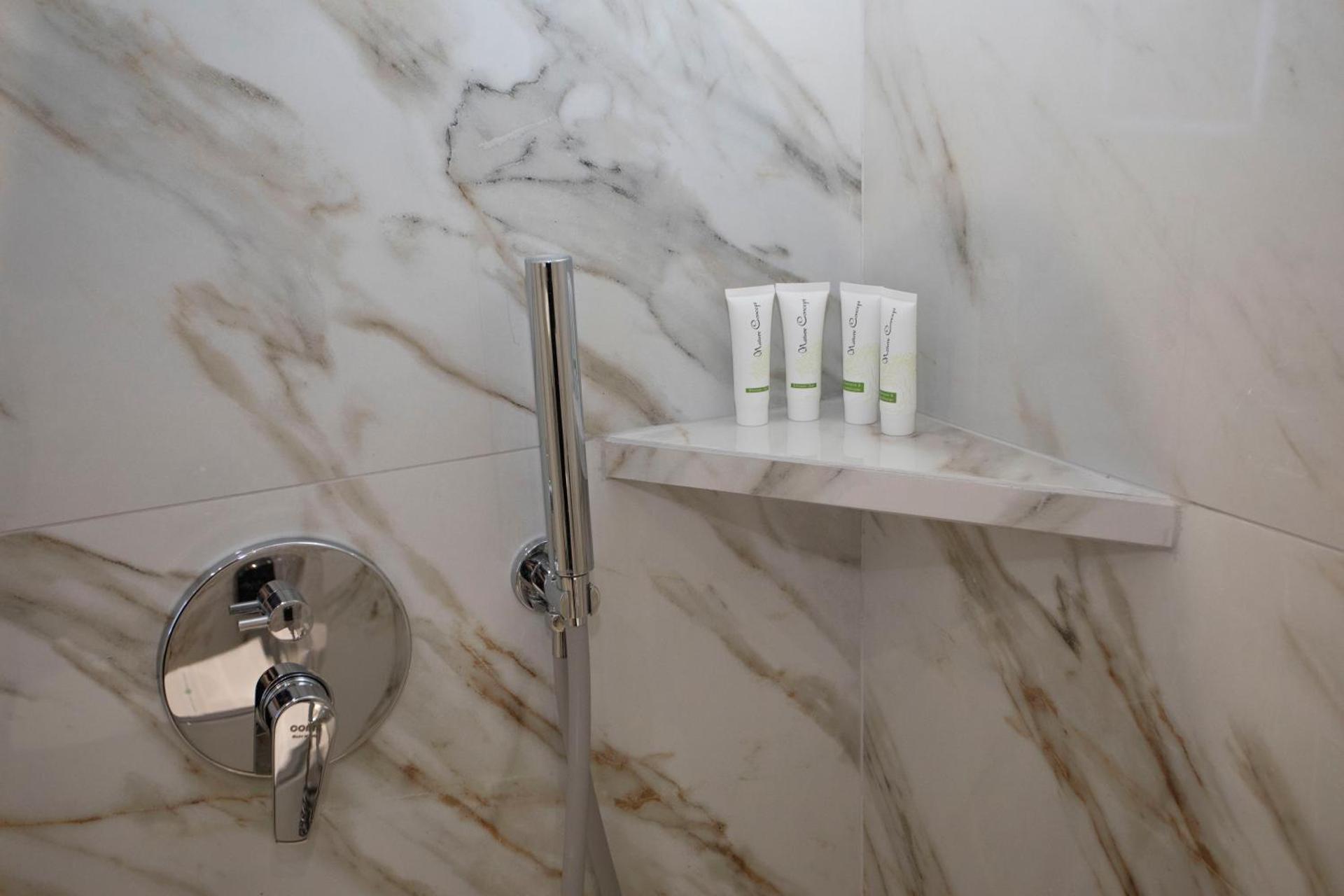 Villa Klaus Center Hotel - Photo 58