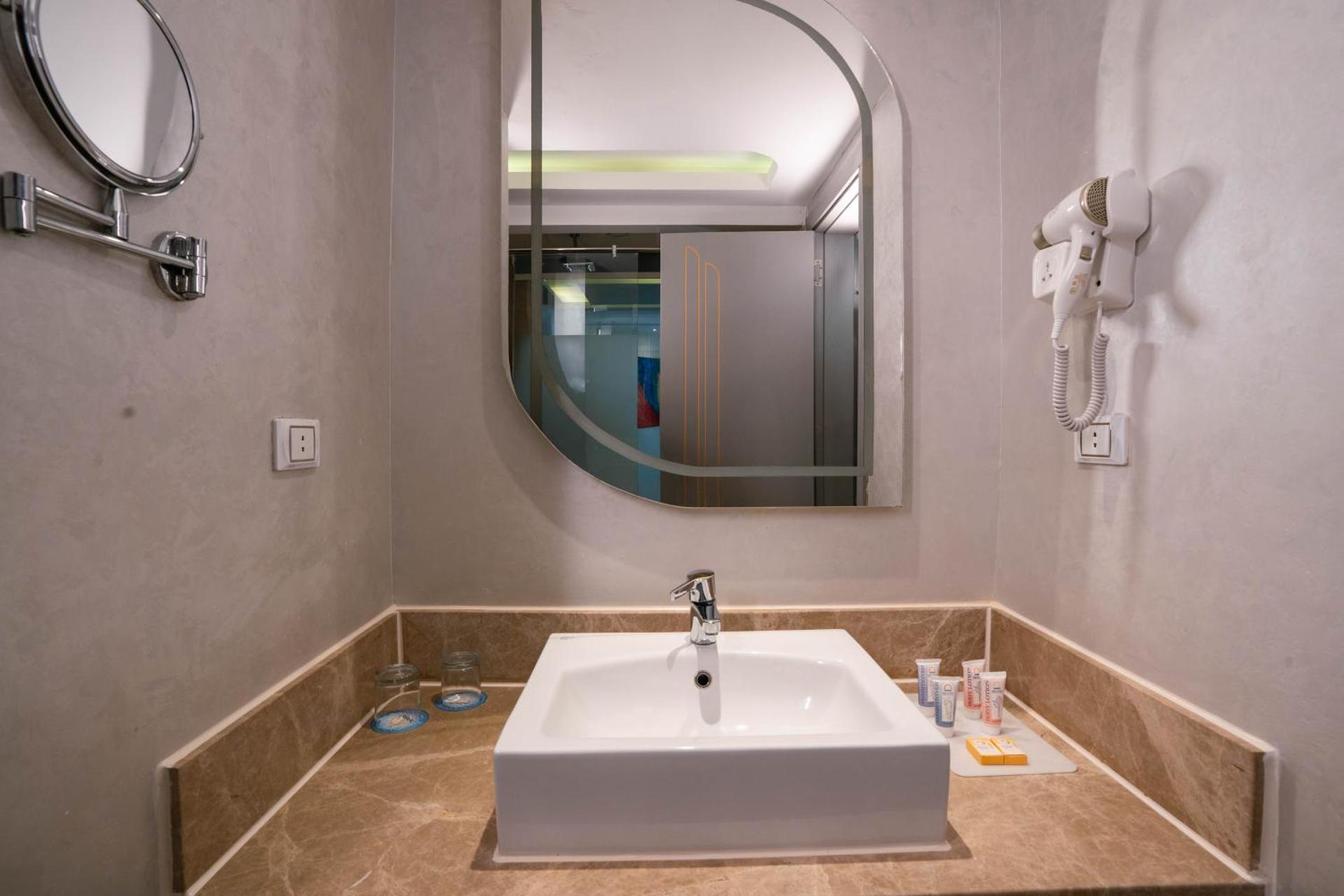 Bellagio Beach Resort & Spa - Photo 51