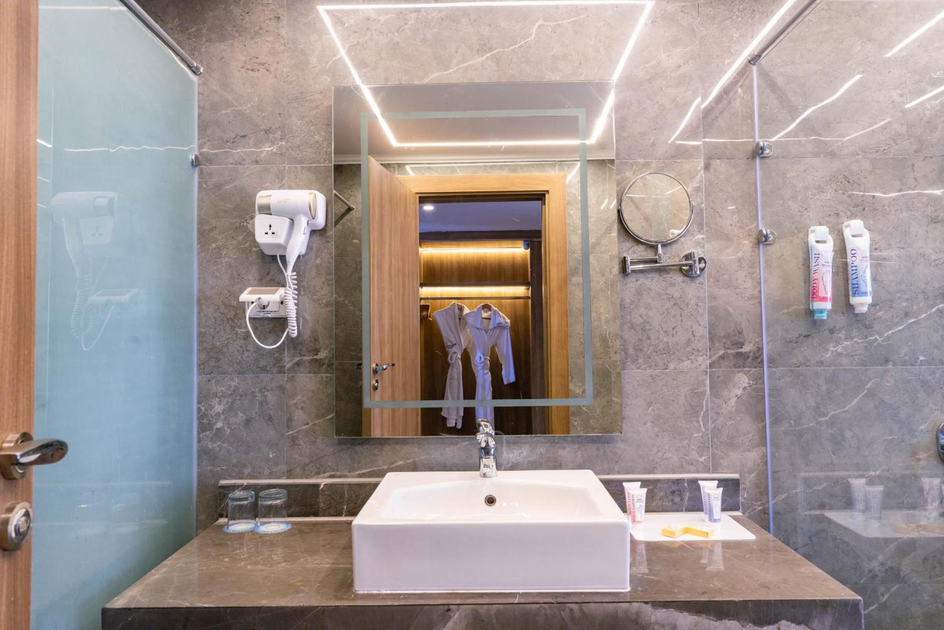 Bellagio Beach Resort & Spa - Photo 145