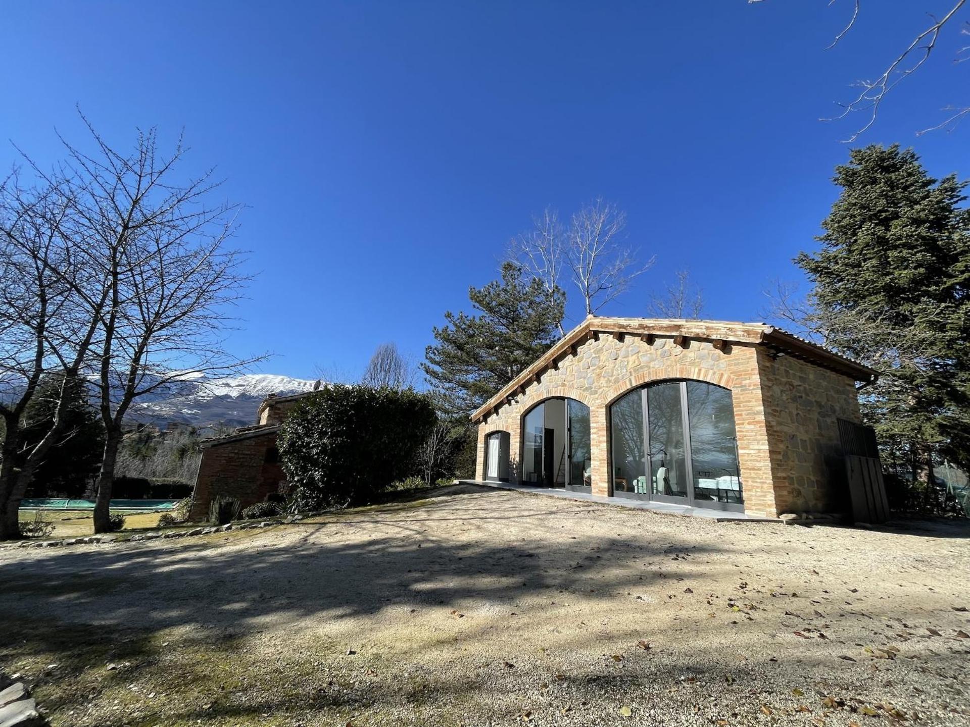 Countryside Villa in Amandola with Swimming Pool - Photo 12
