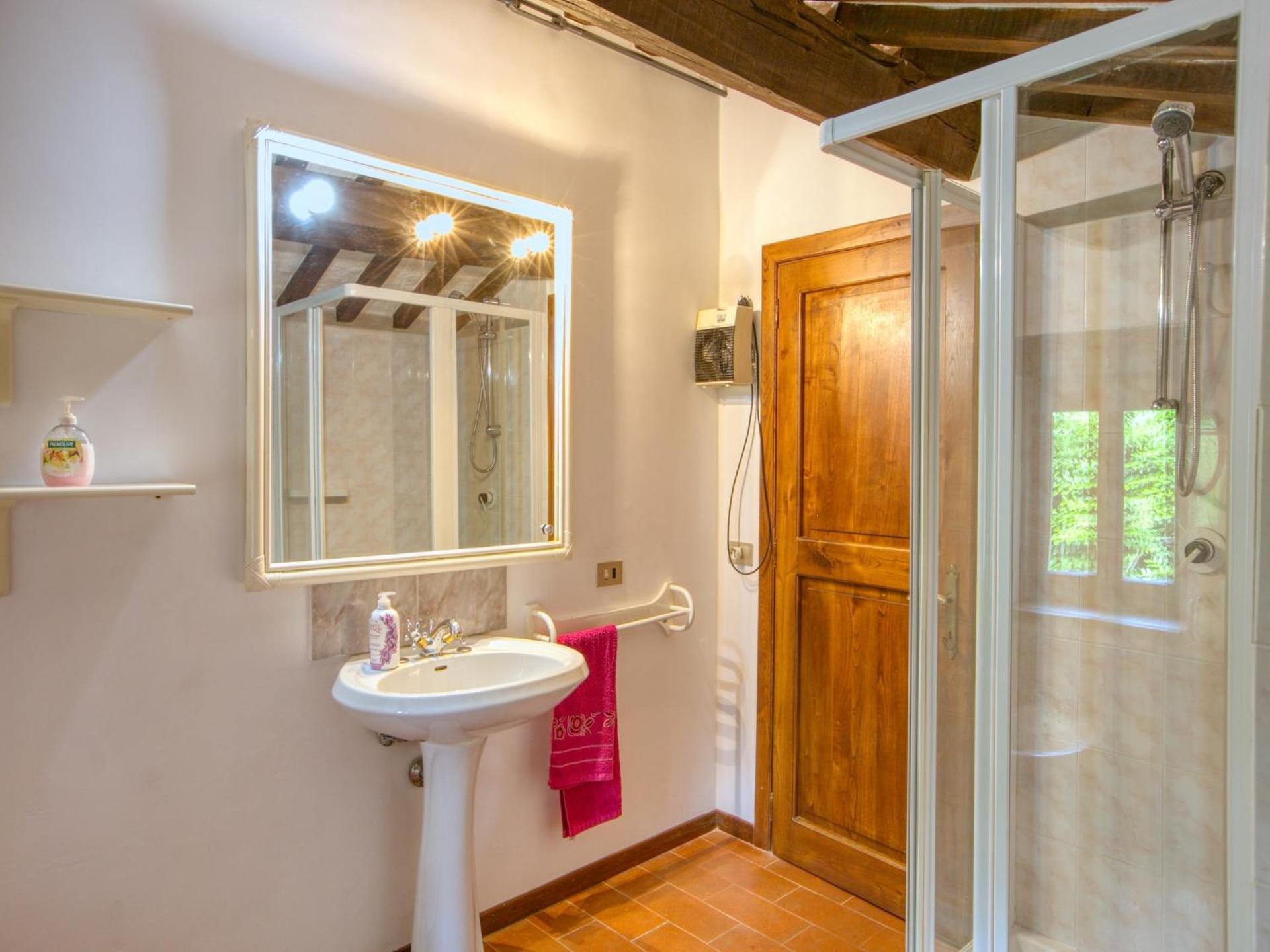 Countryside Villa in Amandola with Swimming Pool - Photo 28