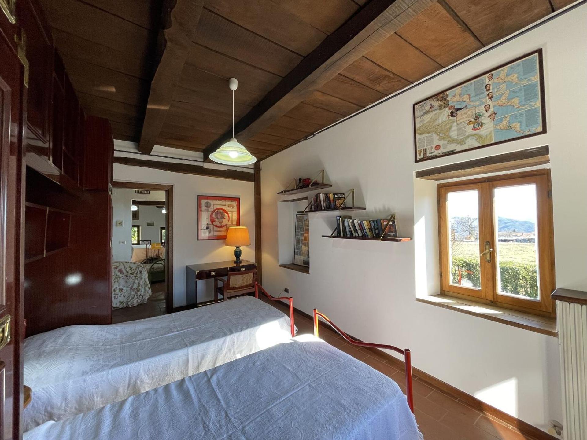Countryside Villa in Amandola with Swimming Pool - Photo 23