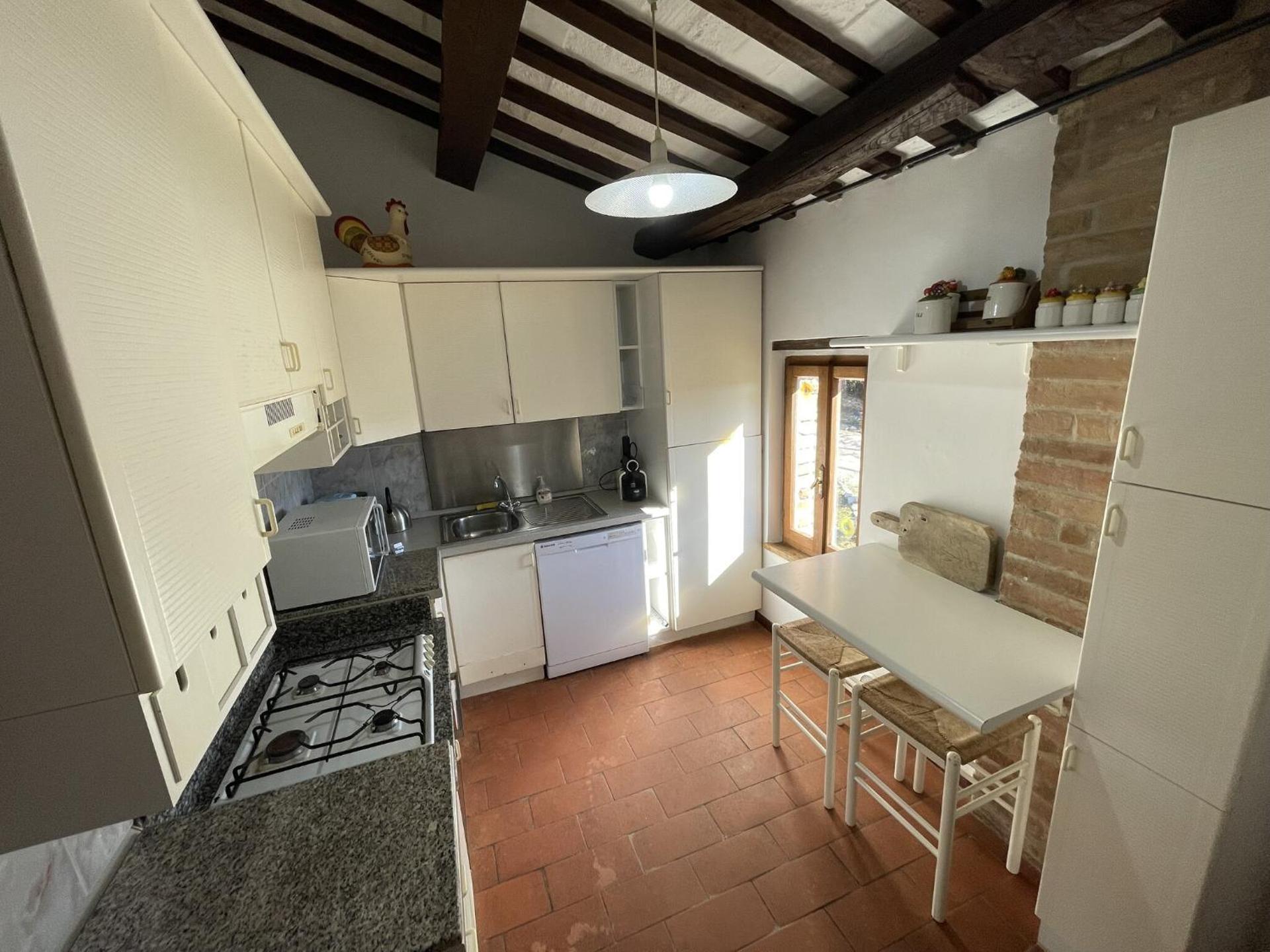 Countryside Villa in Amandola with Swimming Pool - Photo 3