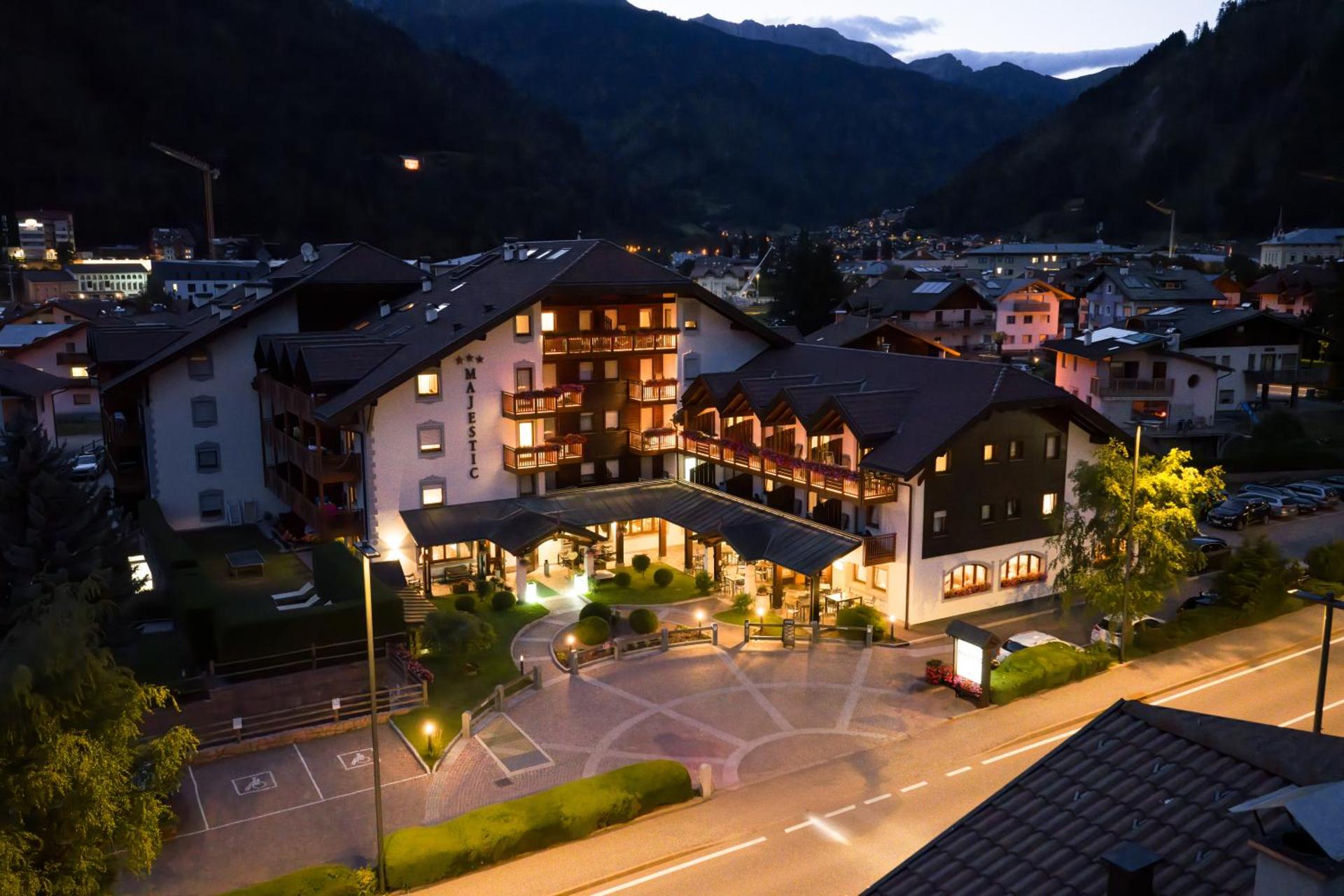 Aparthotel Majestic - Photo 90