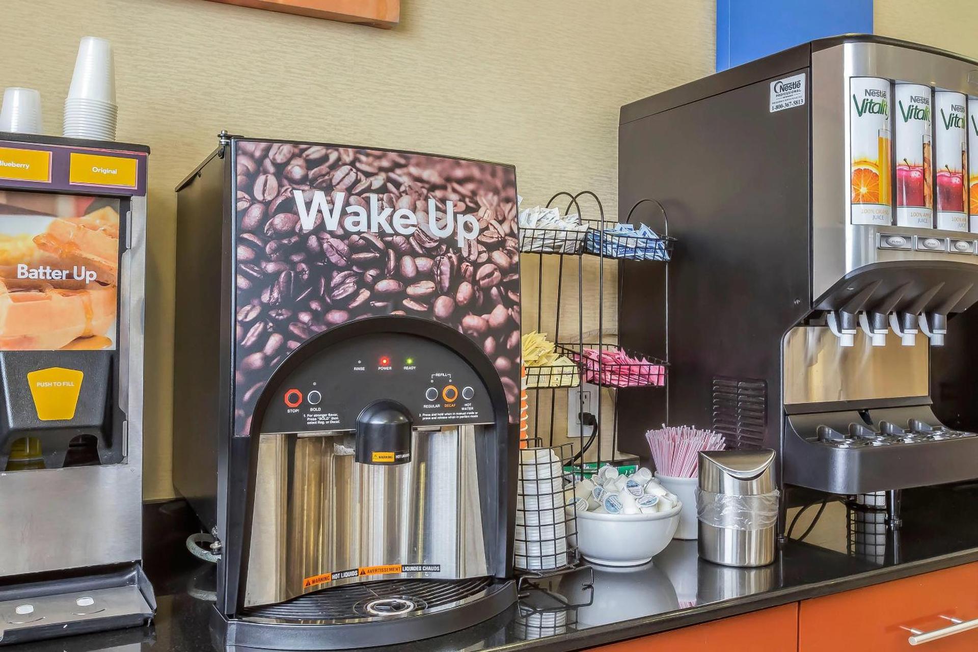 Comfort Inn & Suites LaGuardia Airport - Photo 20