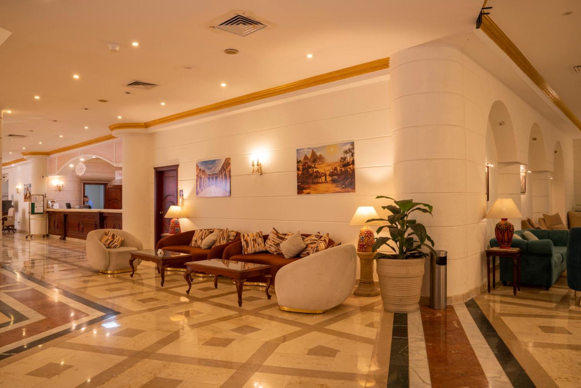 Roma Hotel - Photo 8