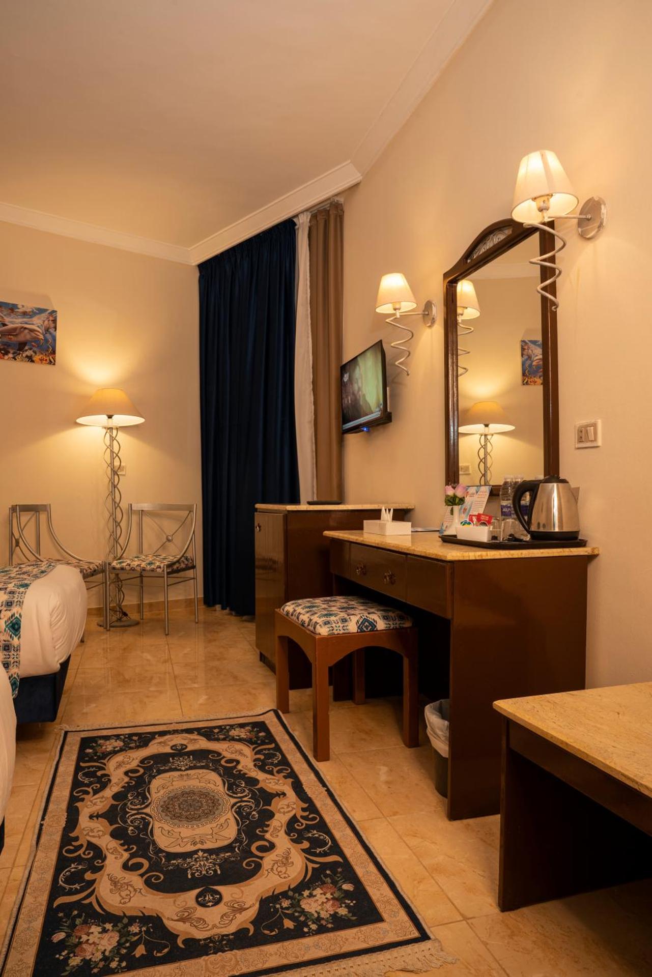 Roma Hotel - Photo 31