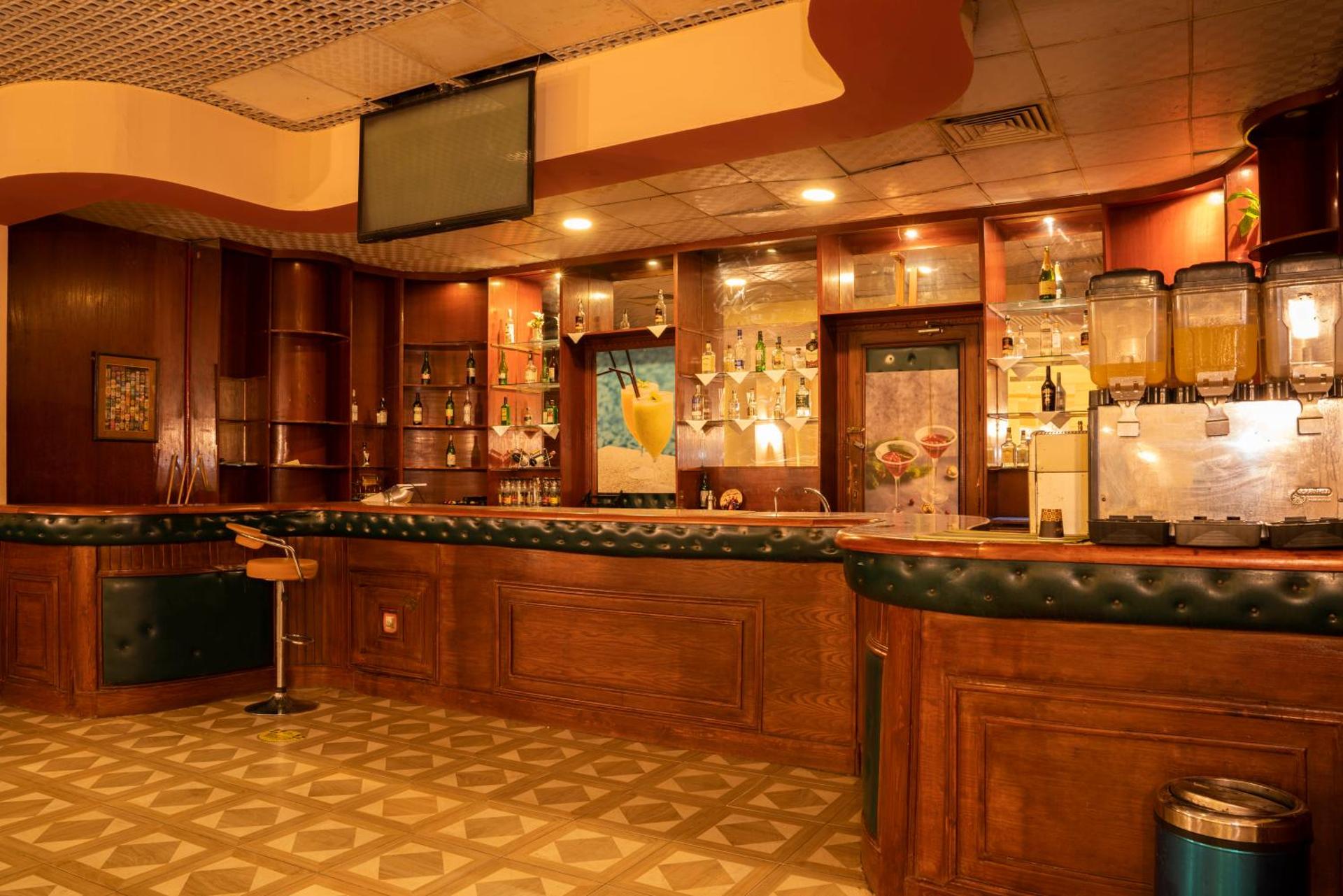 Roma Hotel - Photo 40