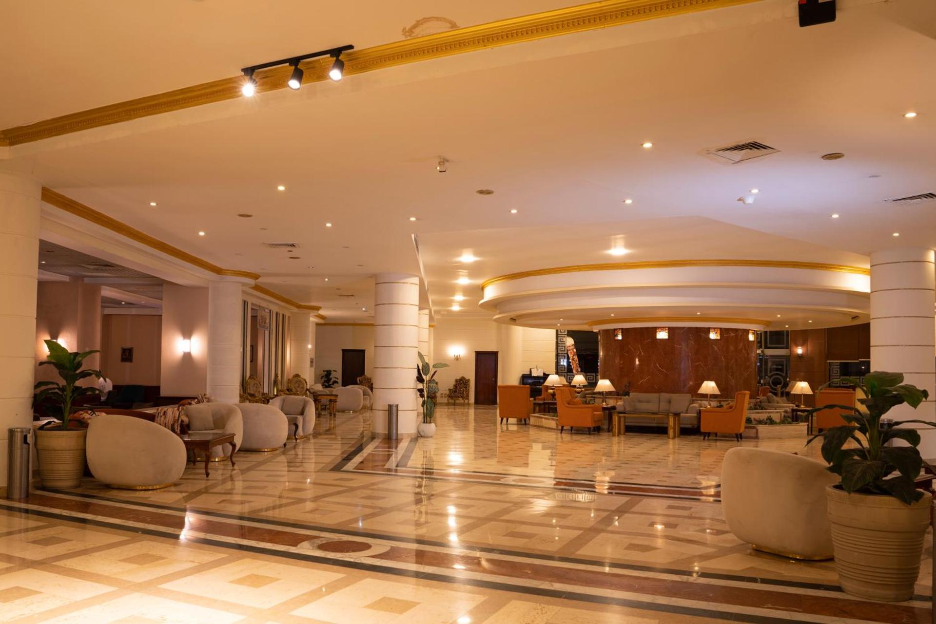 Roma Hotel - Photo 30