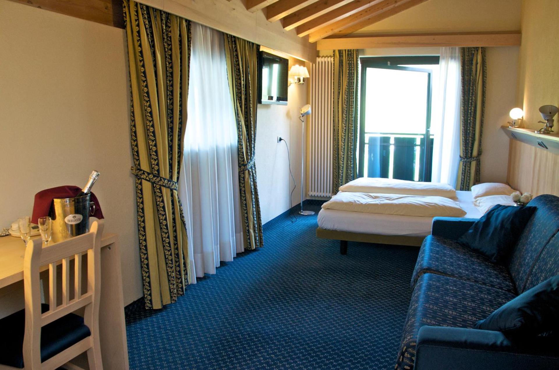 Alexander Charme Hotel - Photo 59