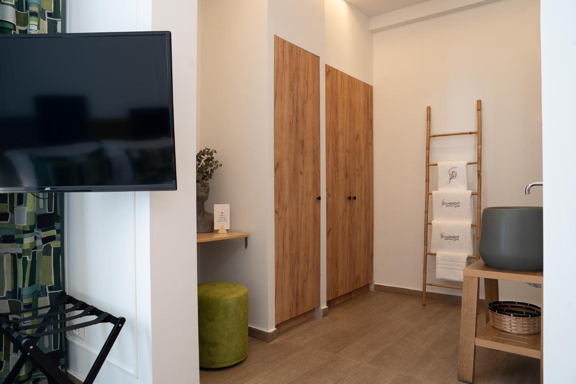 Garment District Suites - Photo 95