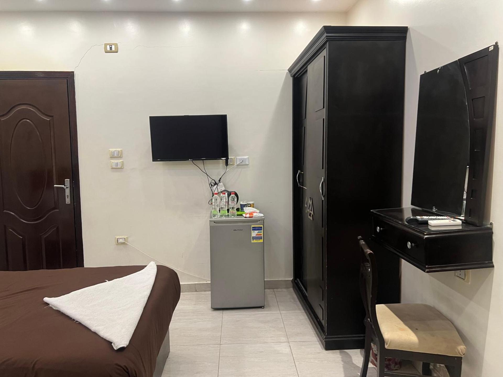 Osiris pyramids - Photo 62