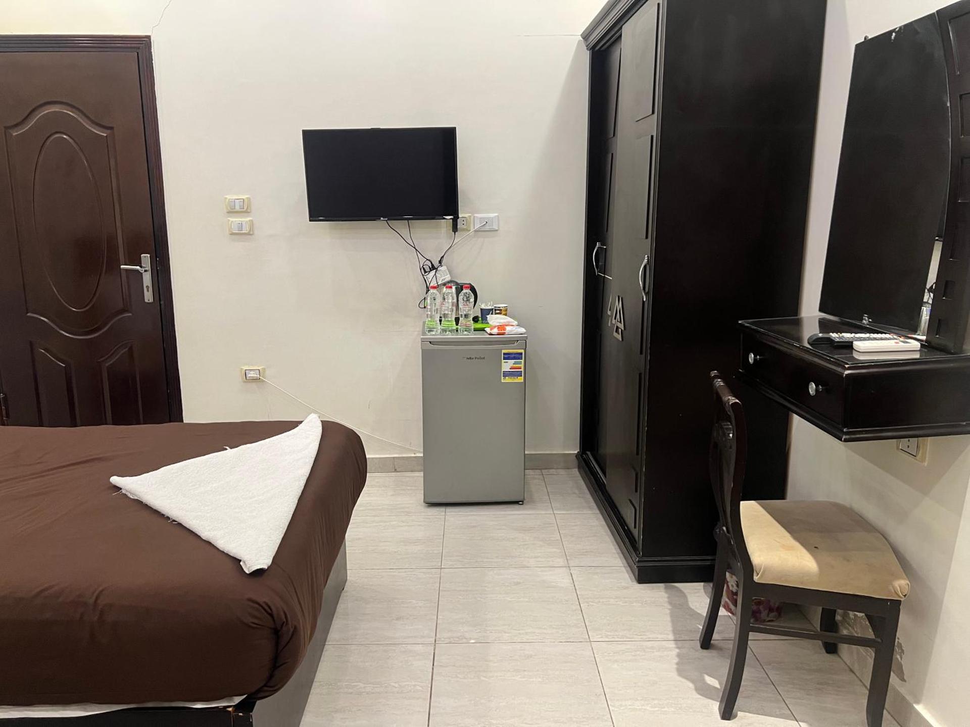 Osiris pyramids - Photo 71