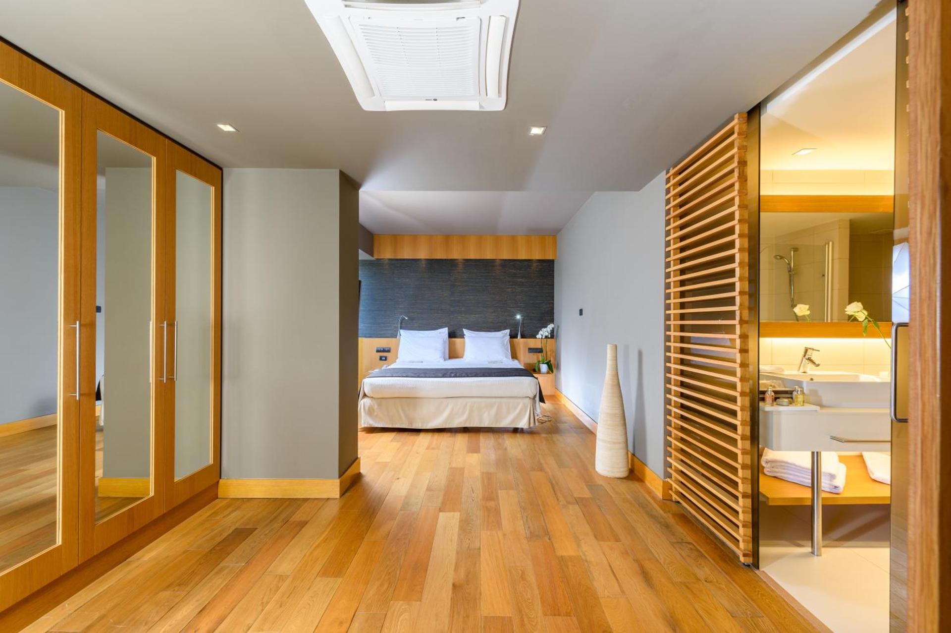 Alexander Beach Hotel & Spa - Photo 19