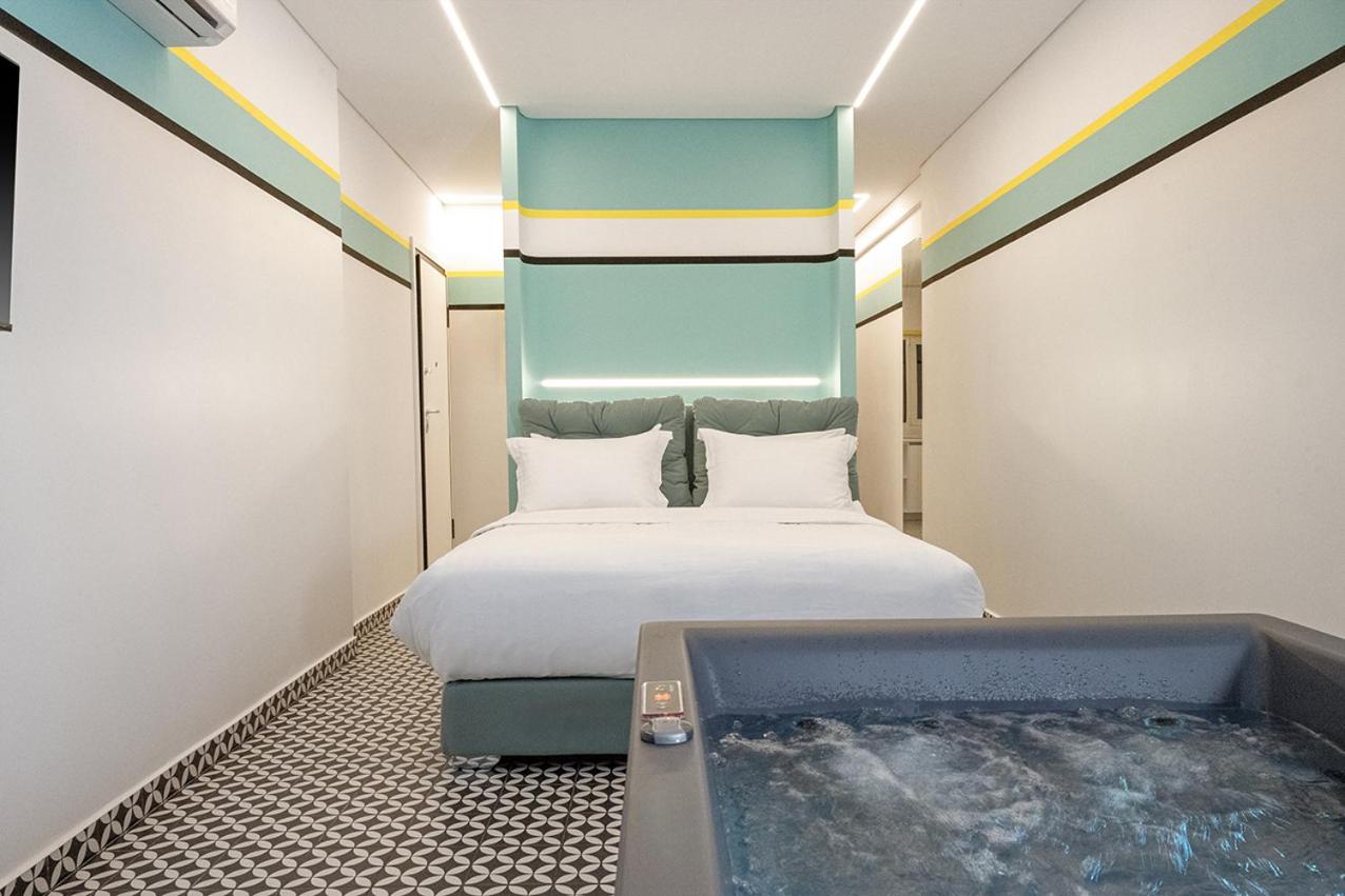 Acropolis View Luxury Apartments with Jacuzzi - Photo 2