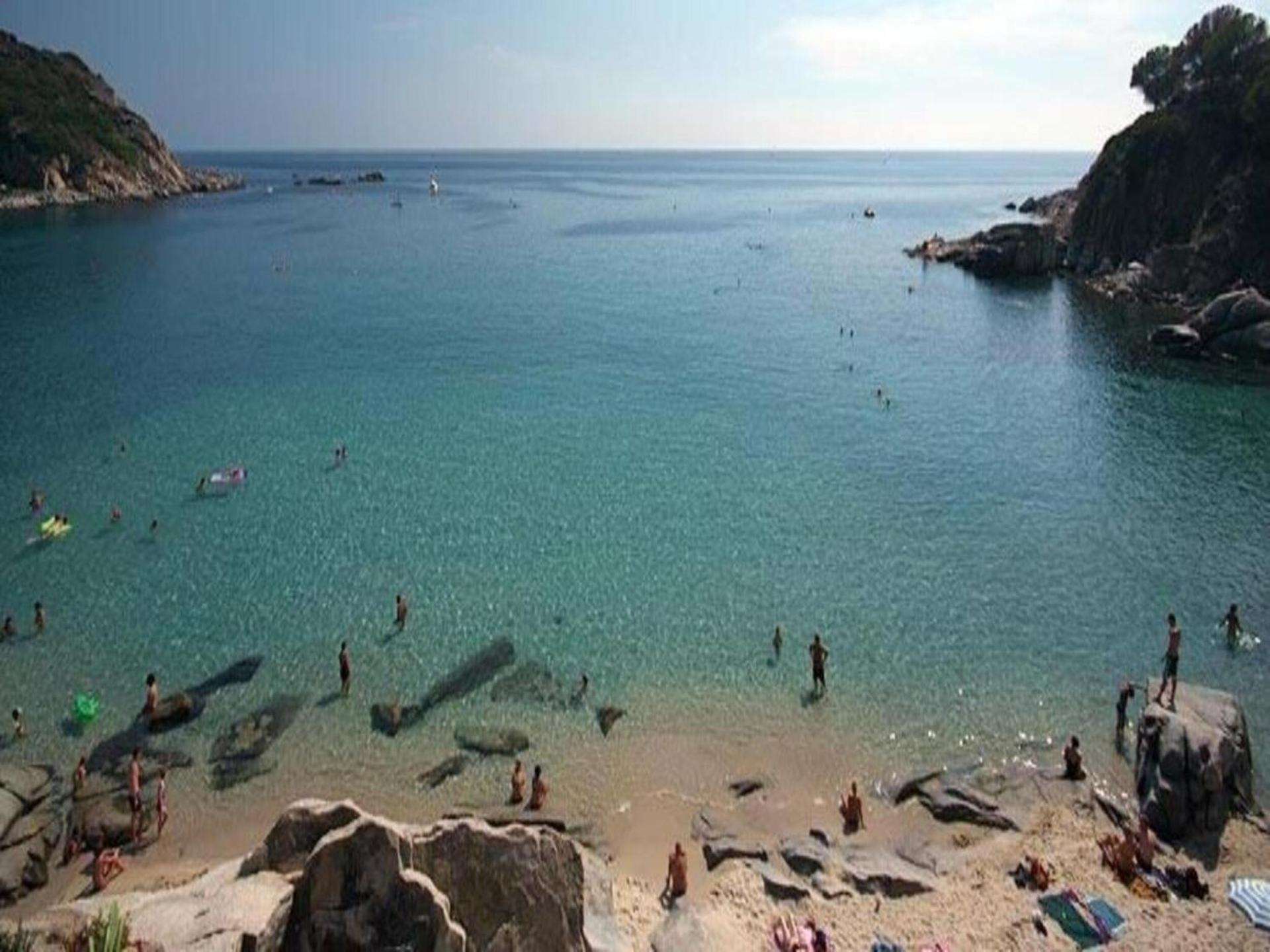 Farmhouse in Tuscany with Panoramic Pool - Photo 19