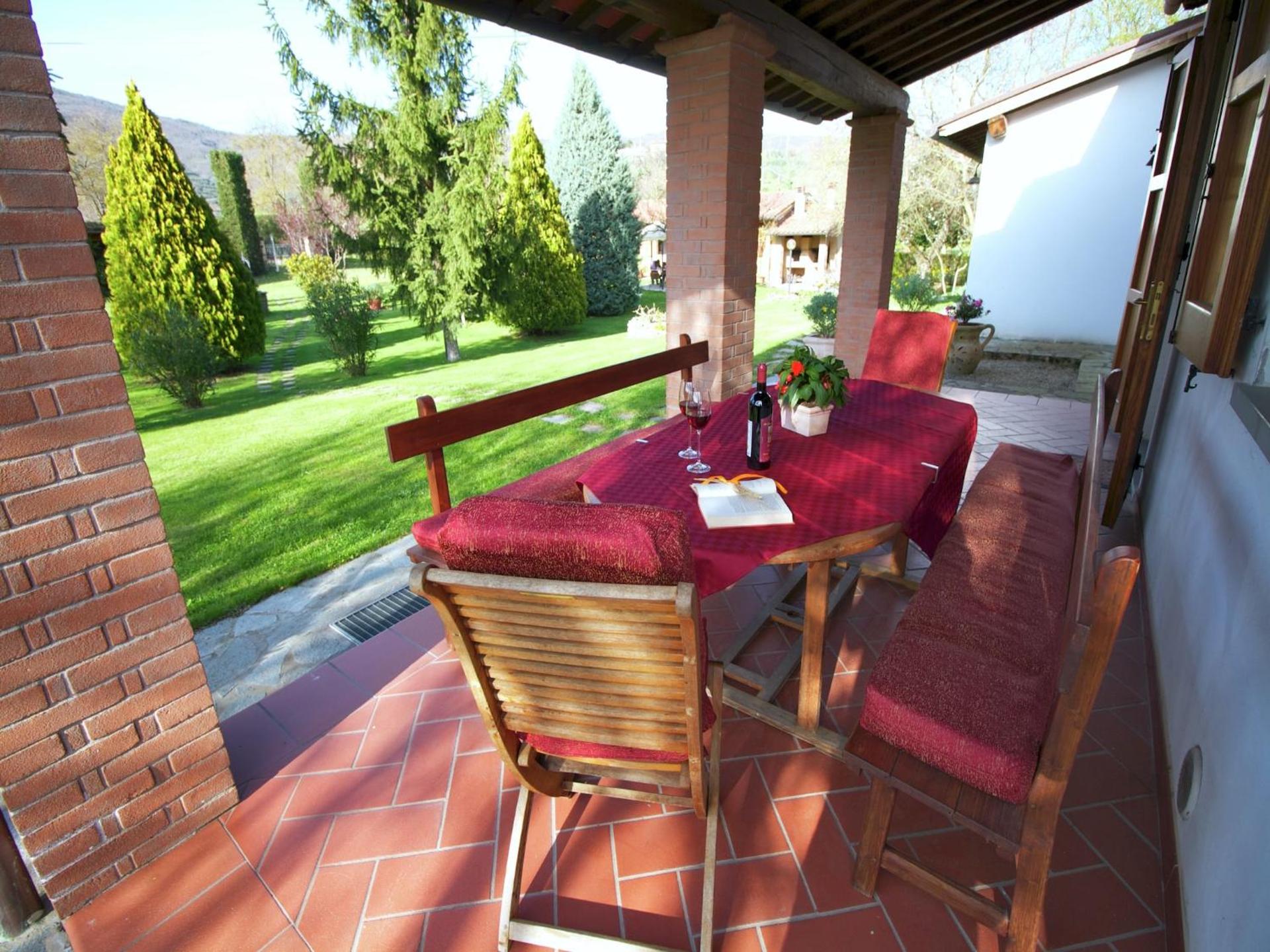 Farmhouse in Tuscany with Panoramic Pool - Photo 4