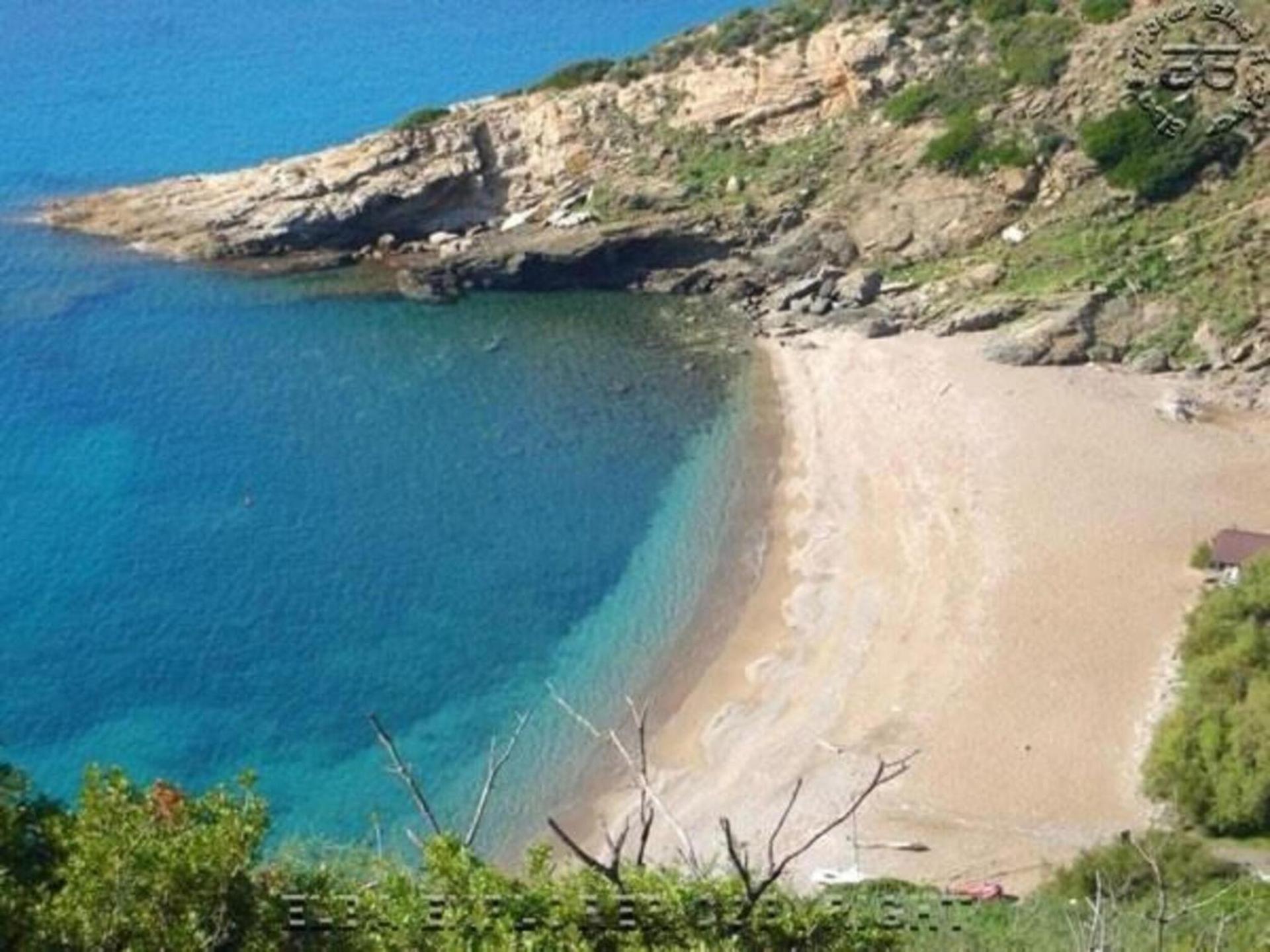 Farmhouse in Tuscany with Panoramic Pool - Photo 18