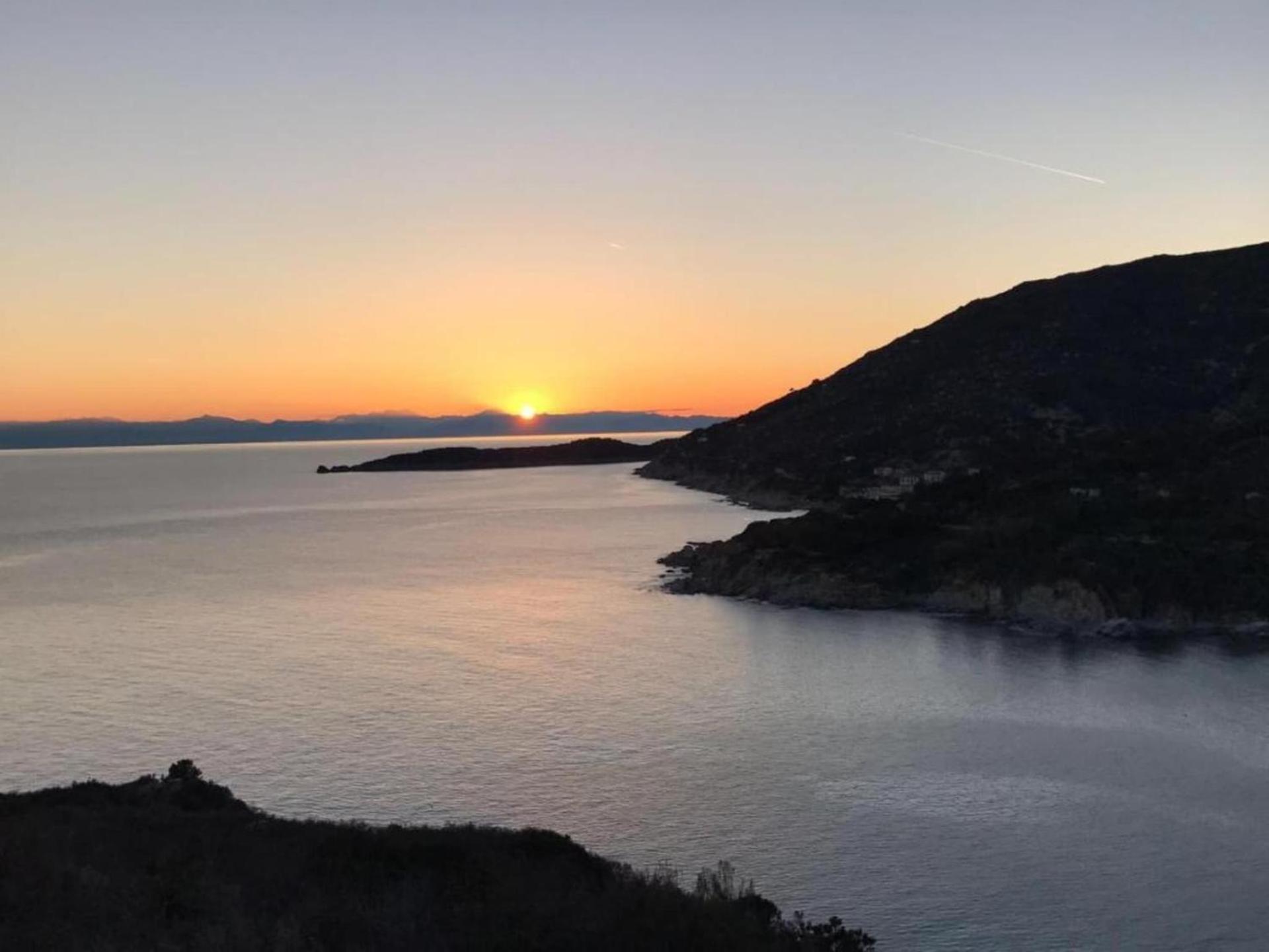 Farmhouse in Tuscany with Panoramic Pool - Photo 20