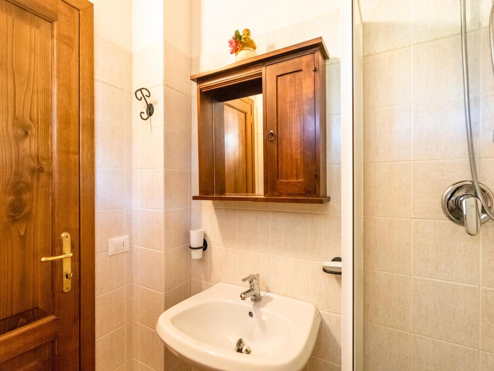 Farmhouse in Tuscany with Panoramic Pool - Photo 39