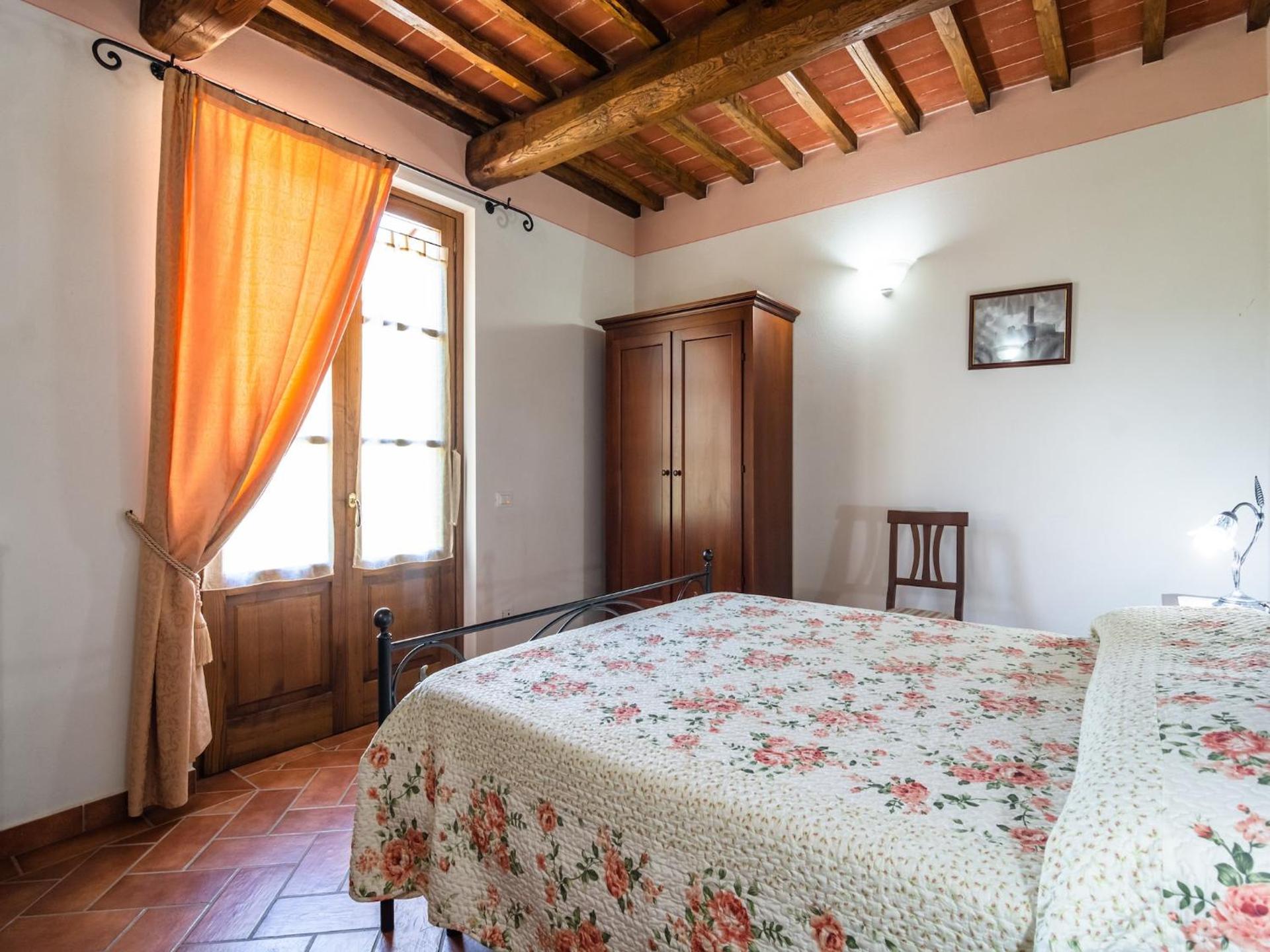 Farmhouse in Tuscany with Panoramic Pool - Photo 35