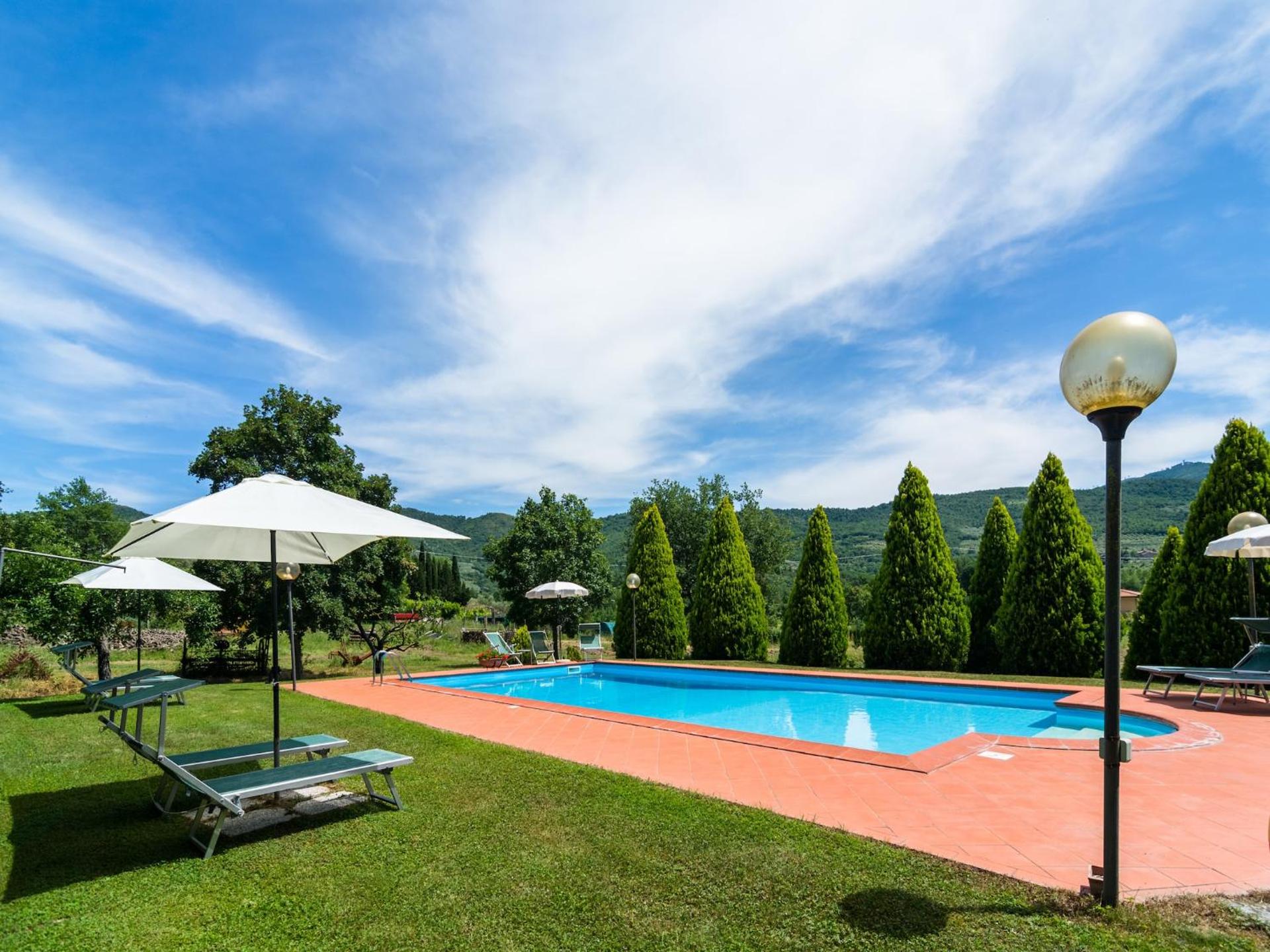 Farmhouse in Tuscany with Panoramic Pool - Photo 29