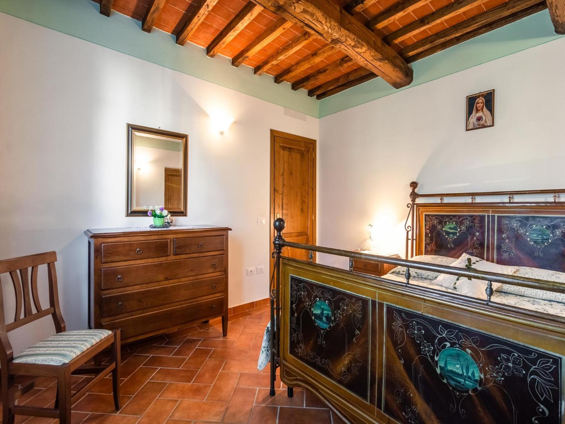 Farmhouse in Tuscany with Panoramic Pool - Photo 38