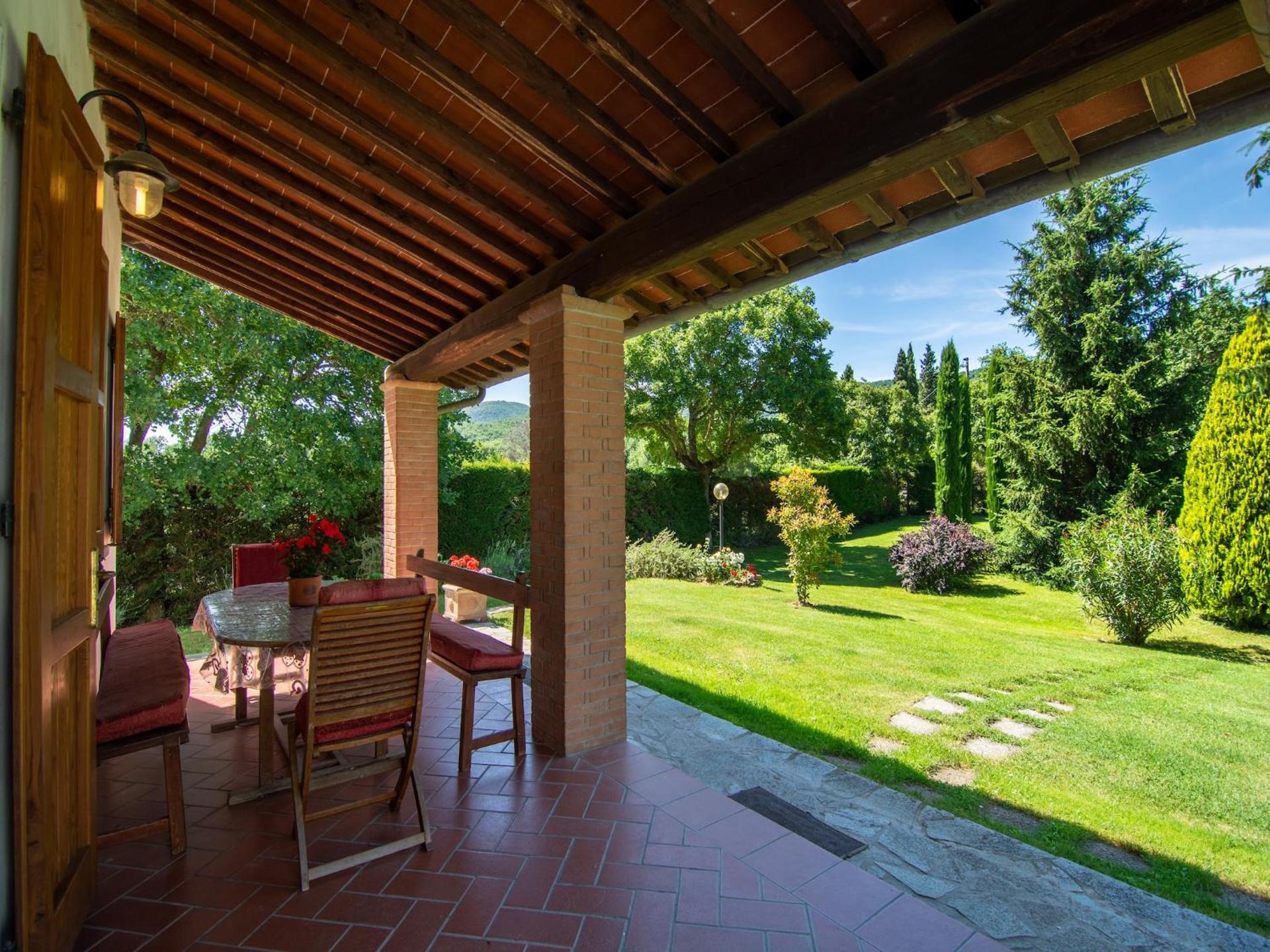 Farmhouse in Tuscany with Panoramic Pool - Photo 12