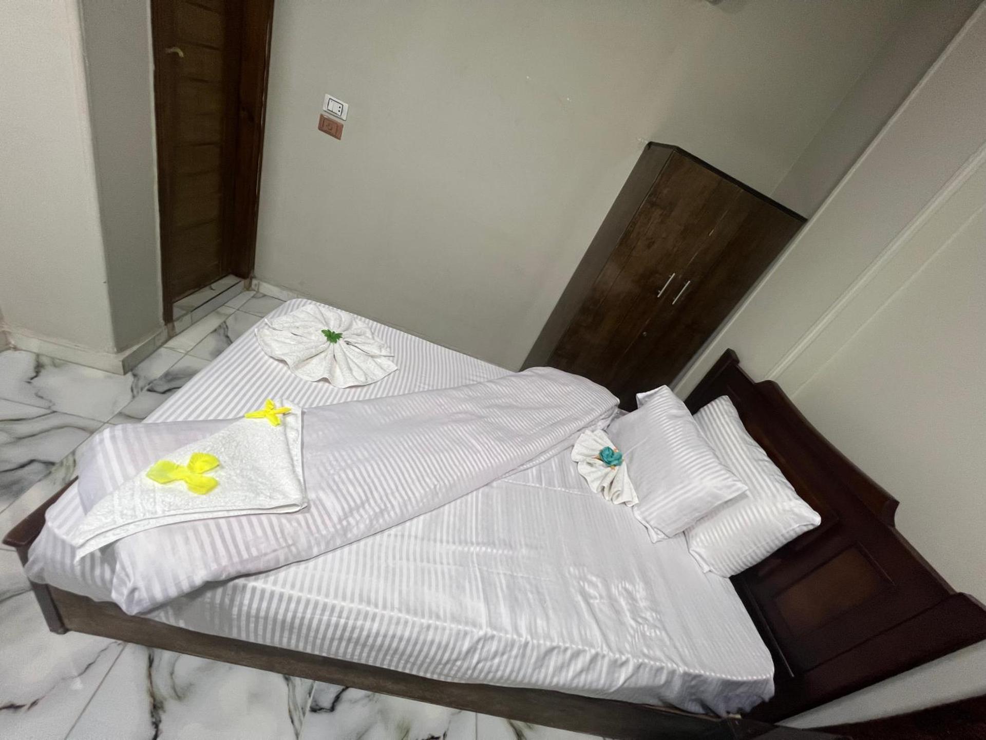 Osiris pyramids - Photo 79